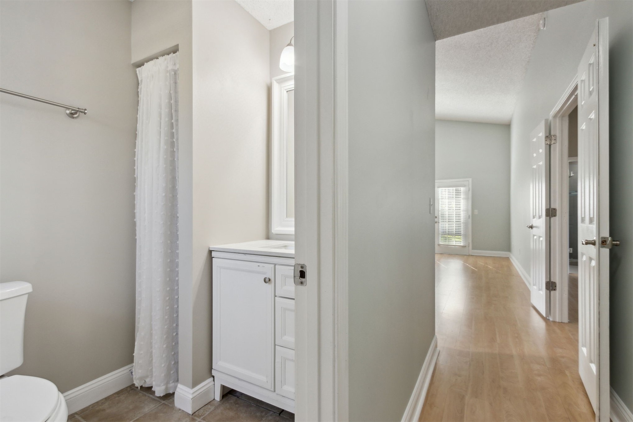 2027 BONNIE OAKS DRIVE