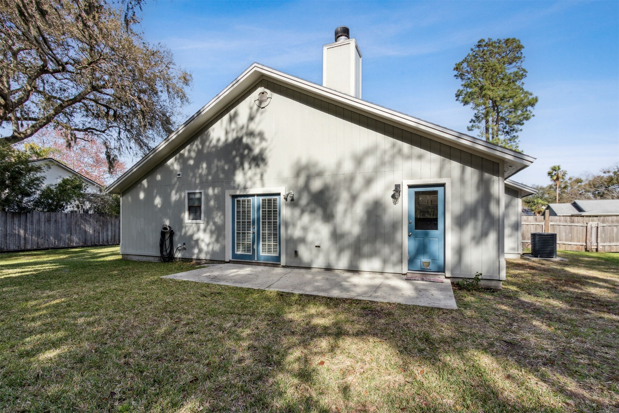 2027 BONNIE OAKS DRIVE