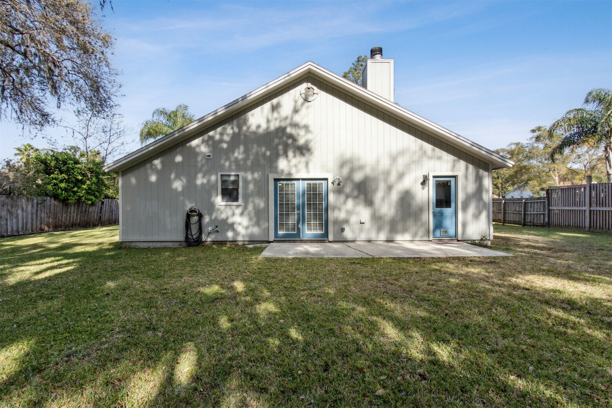 2027 BONNIE OAKS DRIVE