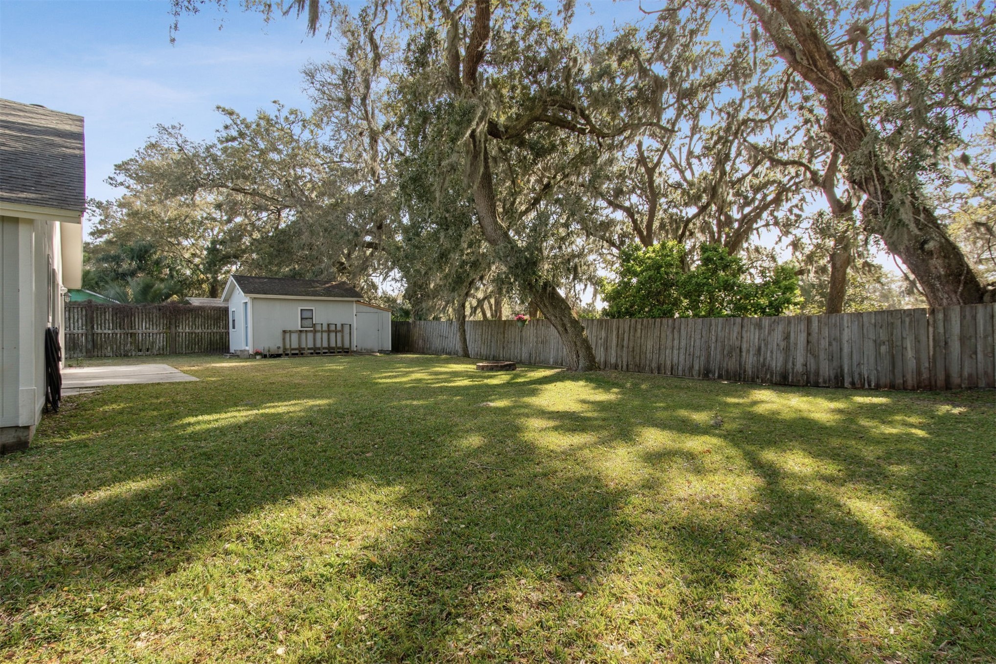 2027 BONNIE OAKS DRIVE