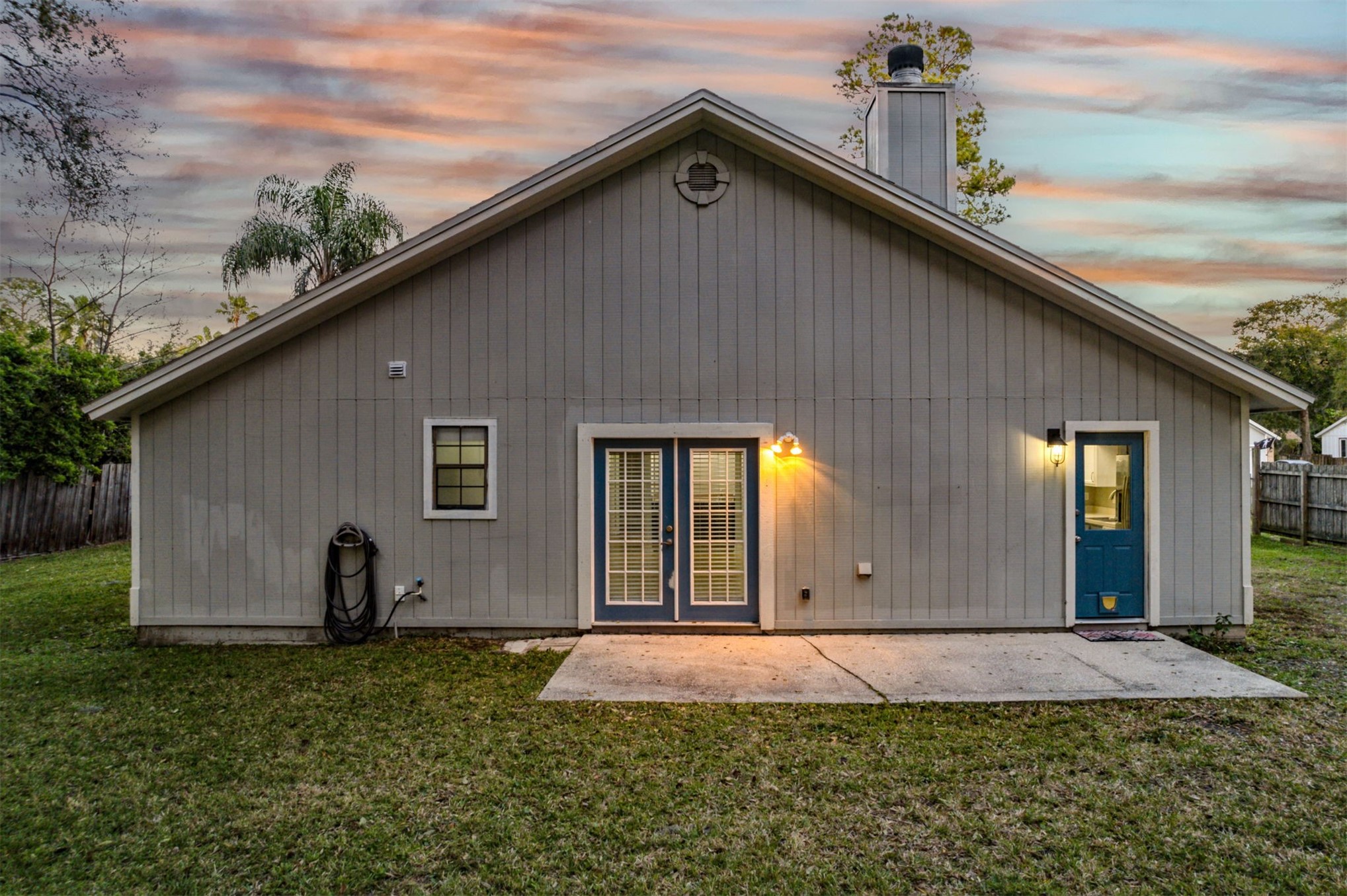 2027 BONNIE OAKS DRIVE