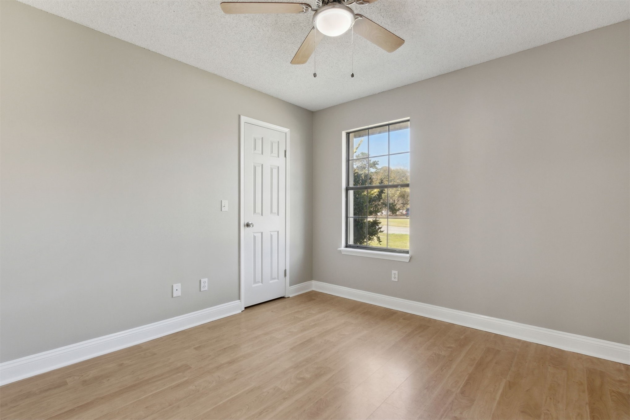 2027 BONNIE OAKS DRIVE