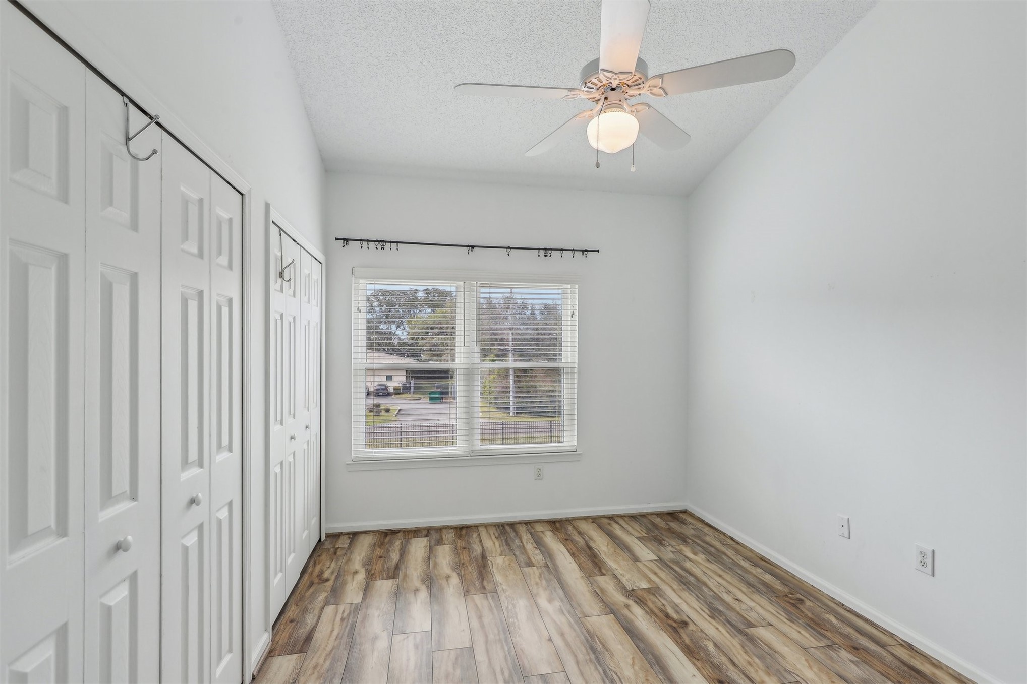 1601 NECTARINE STREET J5