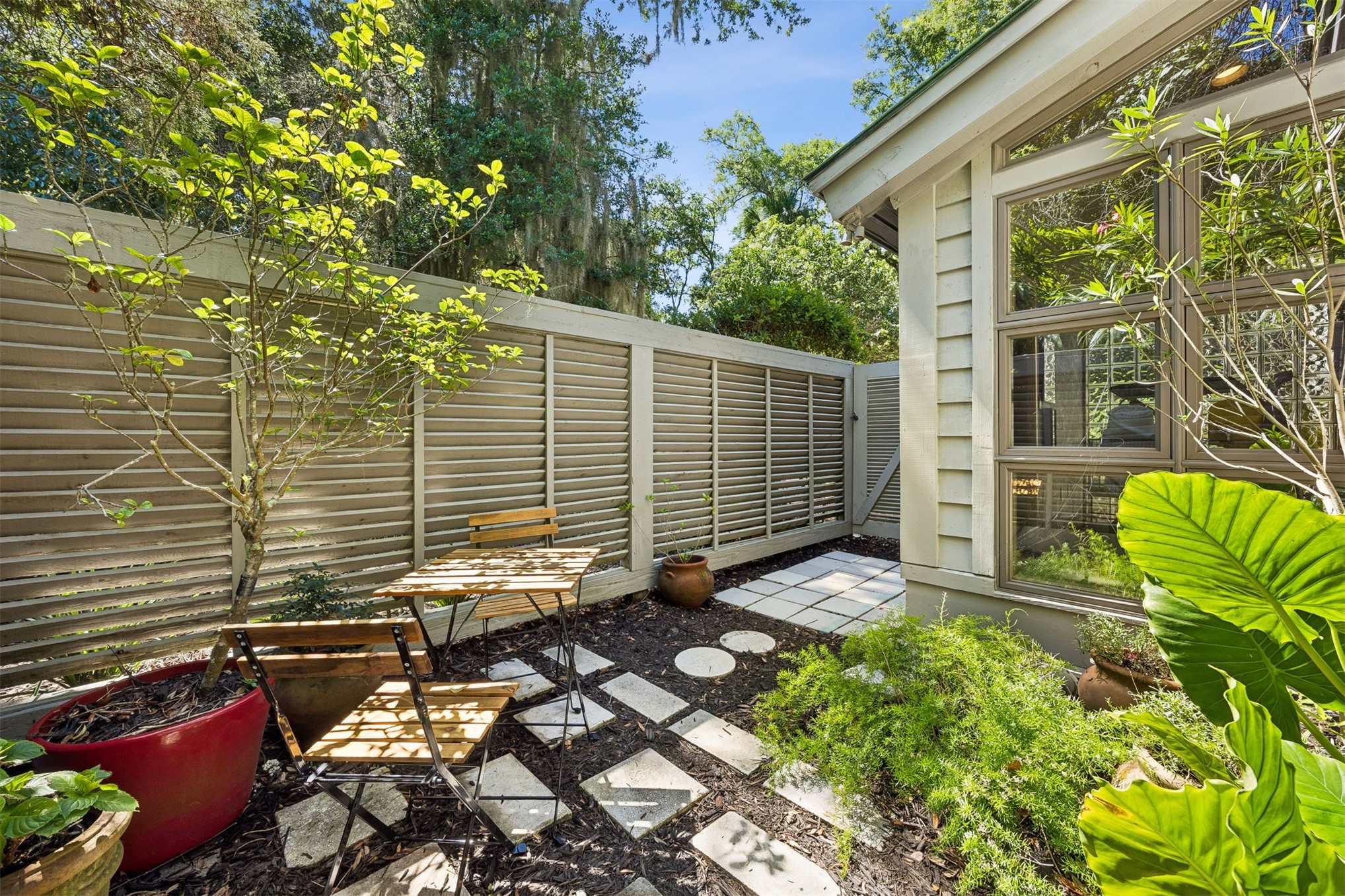 7 RAILROAD VINE ROAD