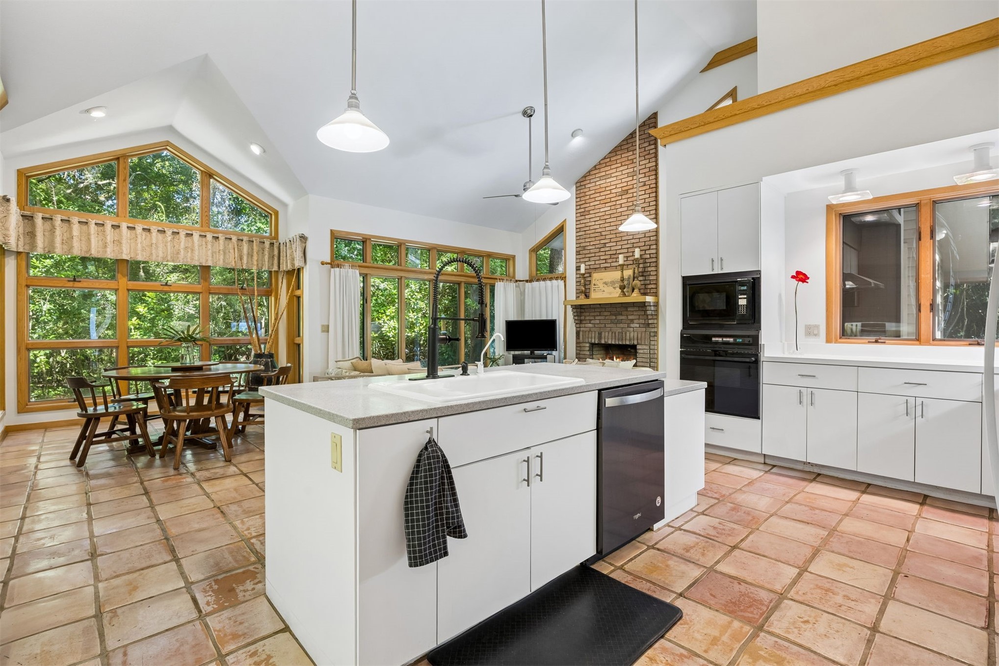 7 RAILROAD VINE ROAD