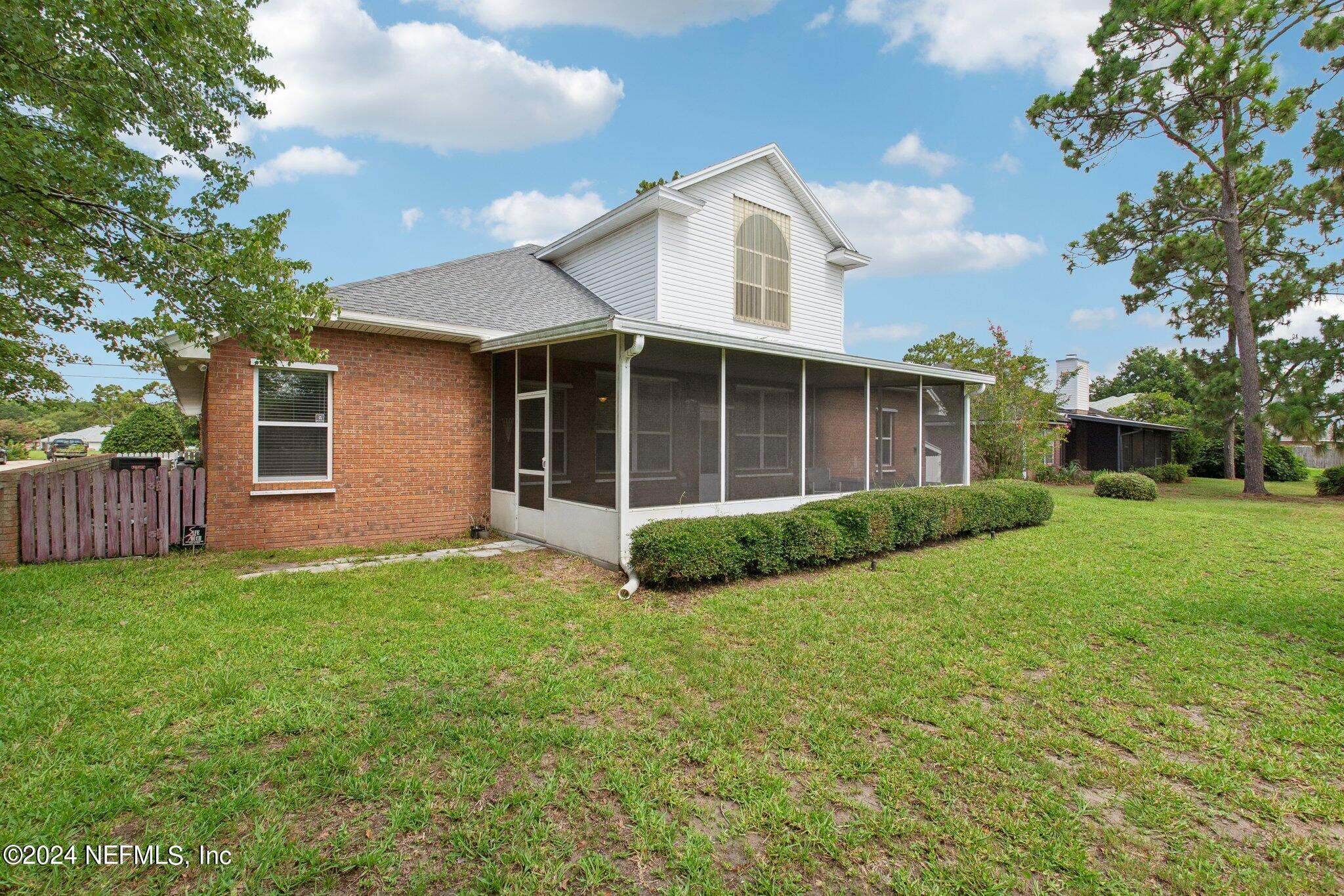 15763 NORTHSIDE Drive W