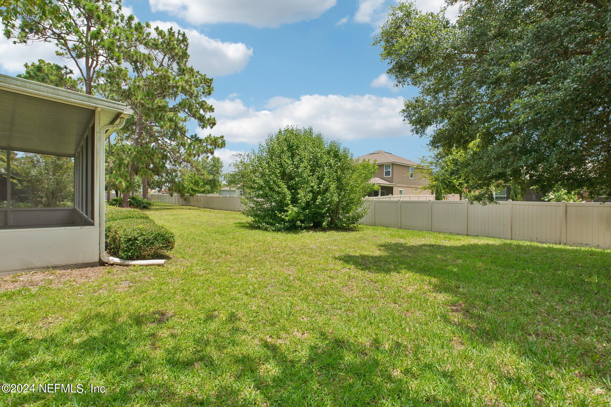 15763 NORTHSIDE Drive W