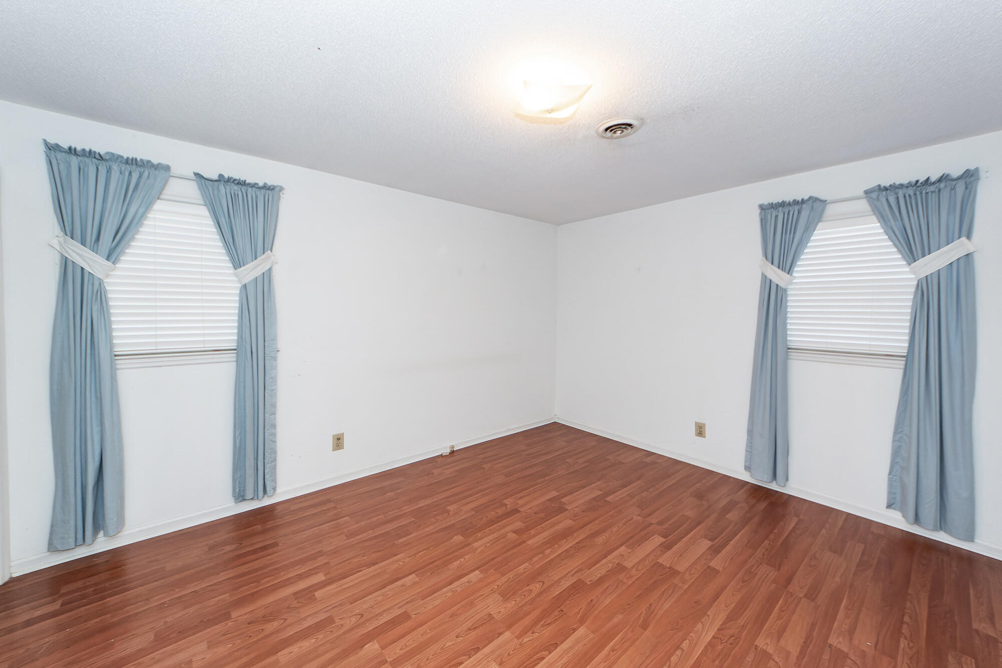 1452 Glencoe Drive