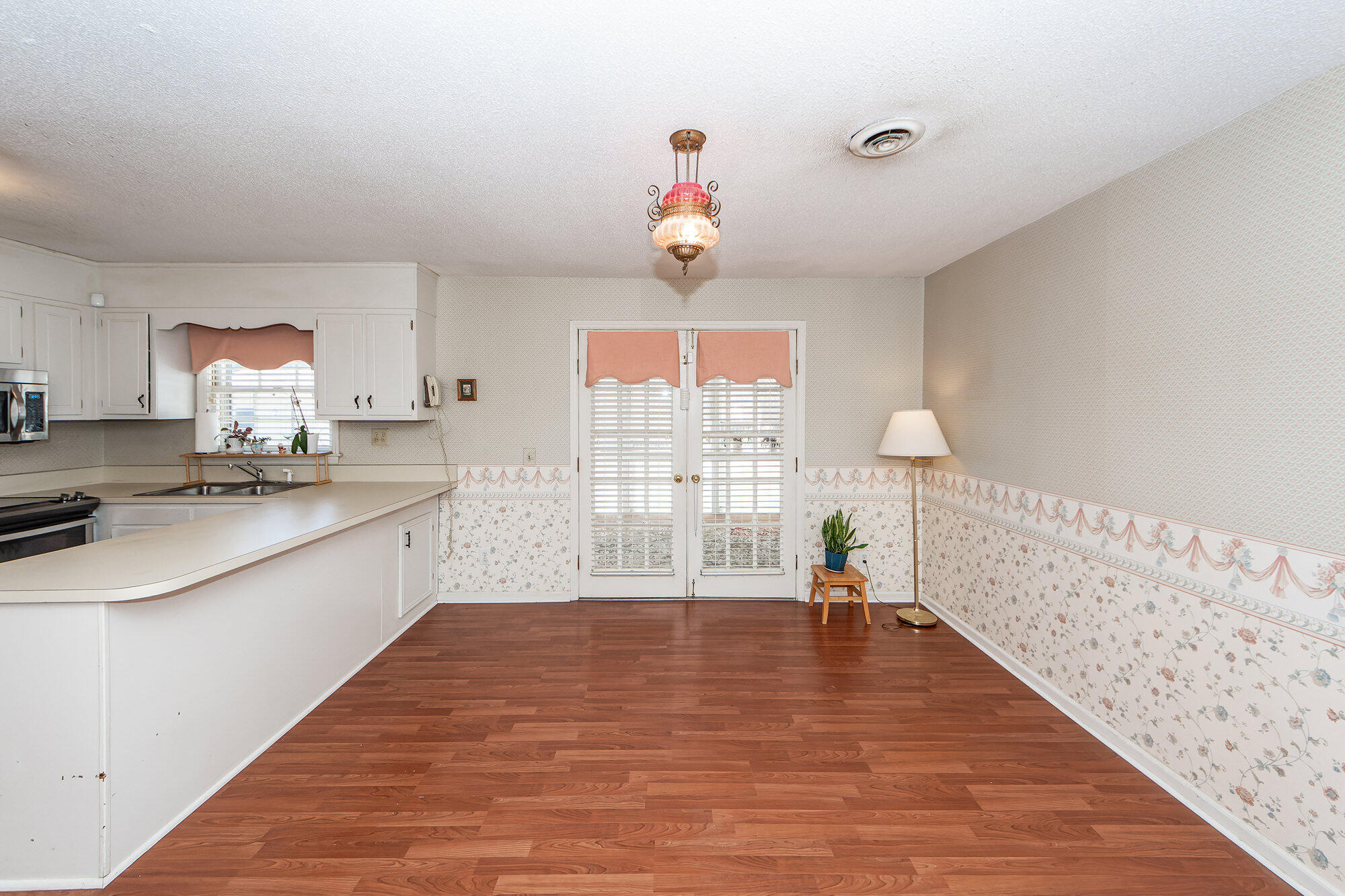 1452 Glencoe Drive