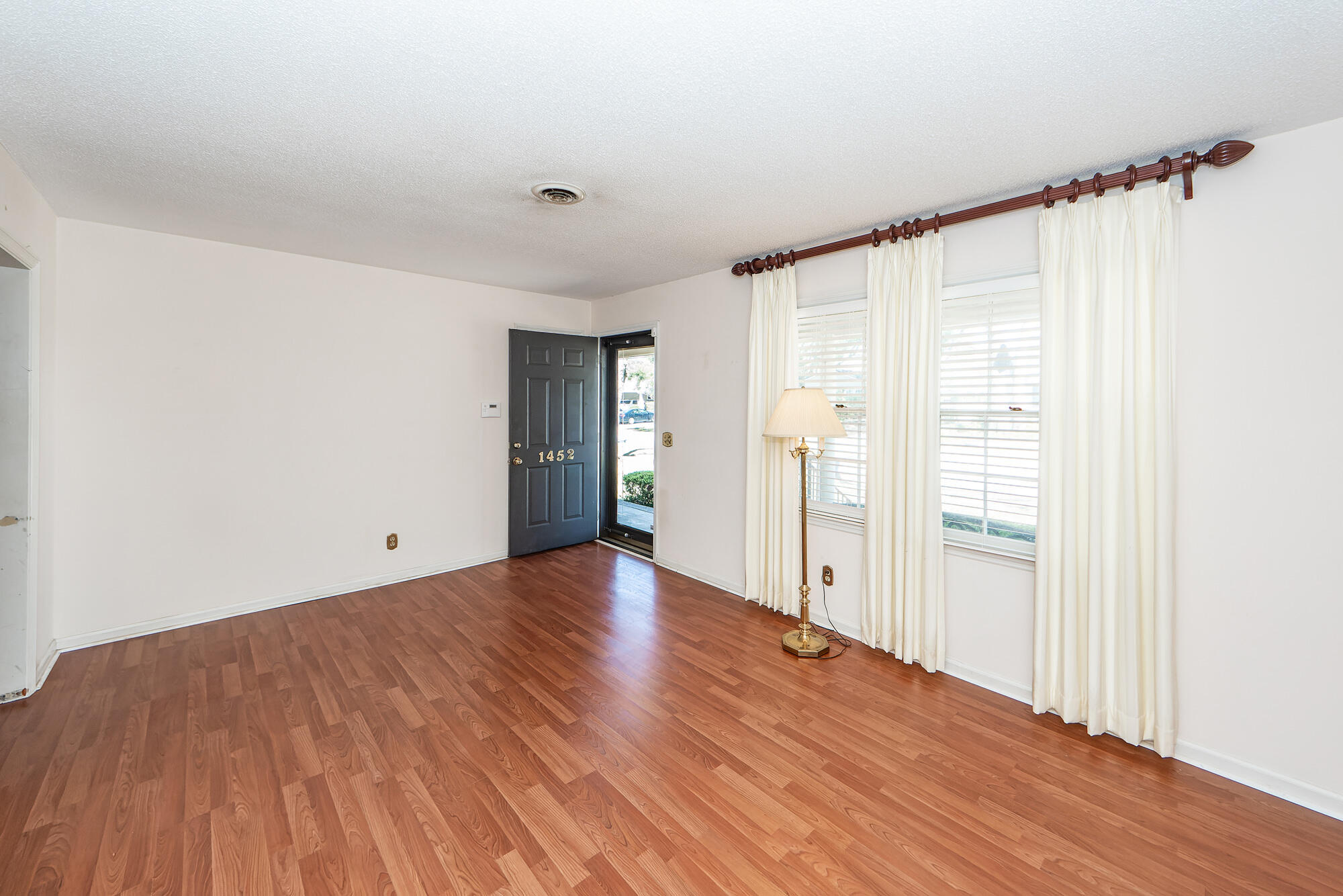 1452 Glencoe Drive
