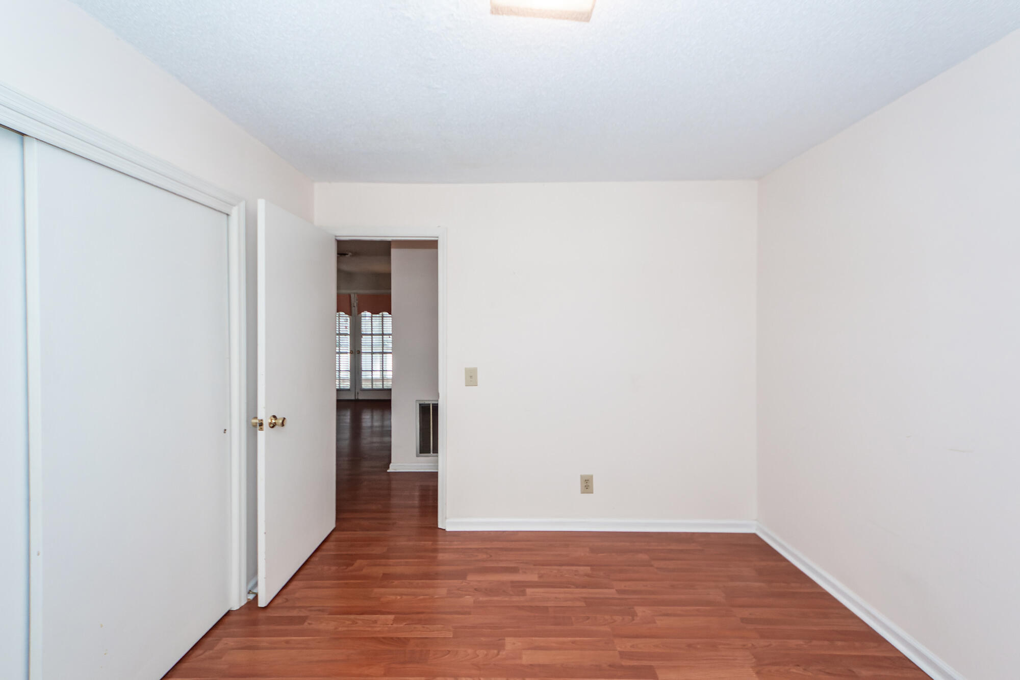 1452 Glencoe Drive