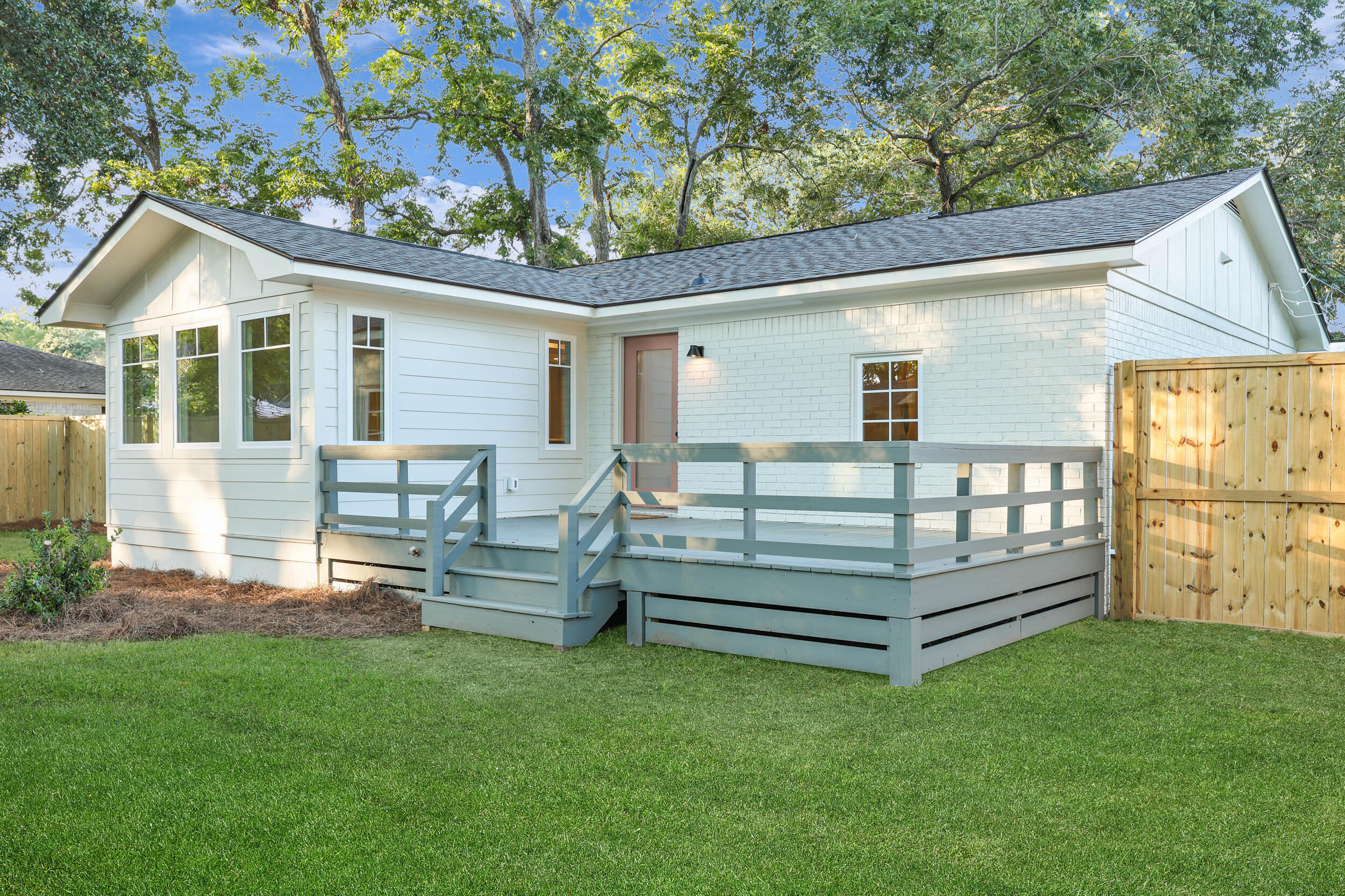 1452 Glencoe Drive