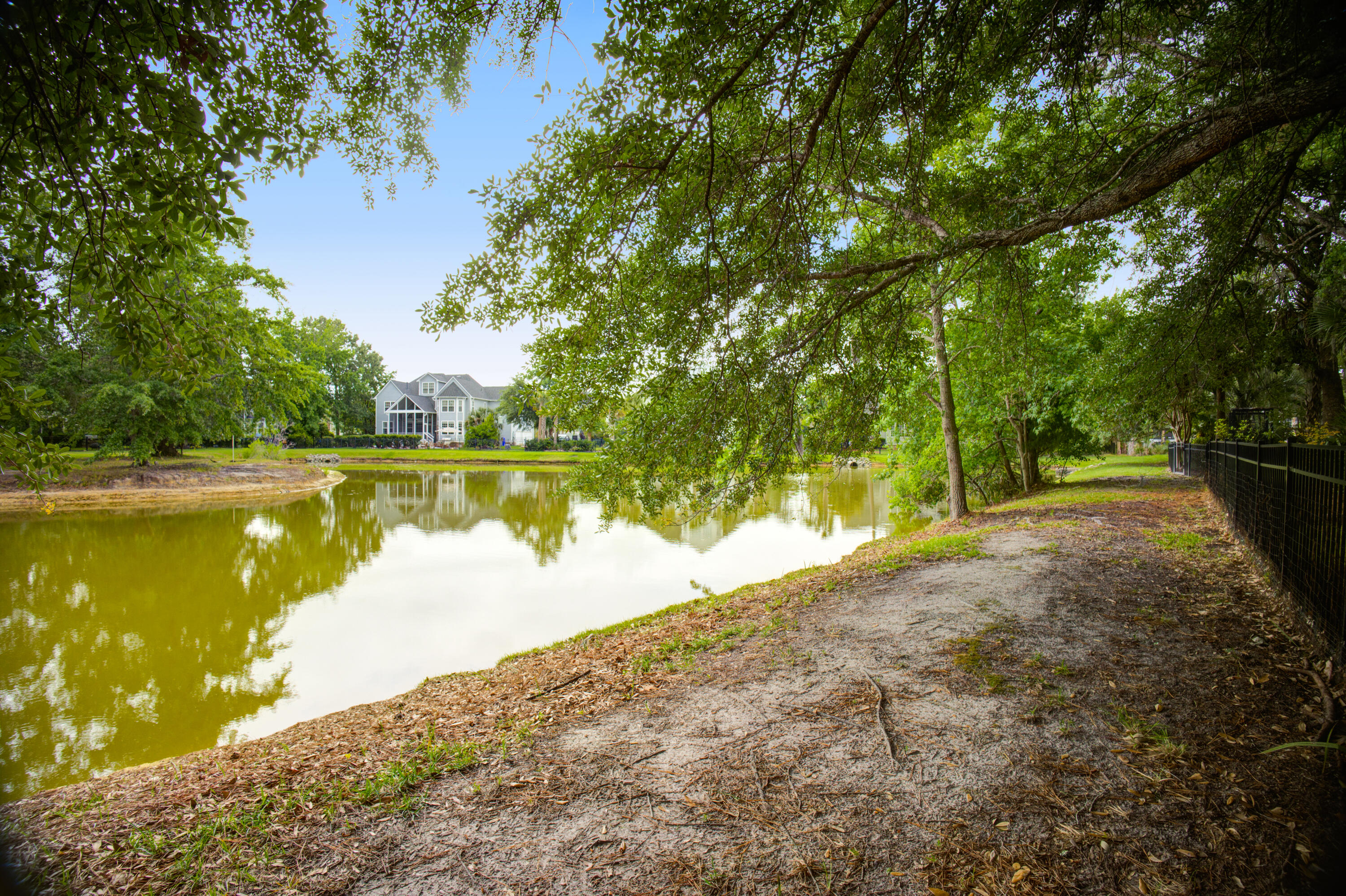 2772 Oak Manor Drive
