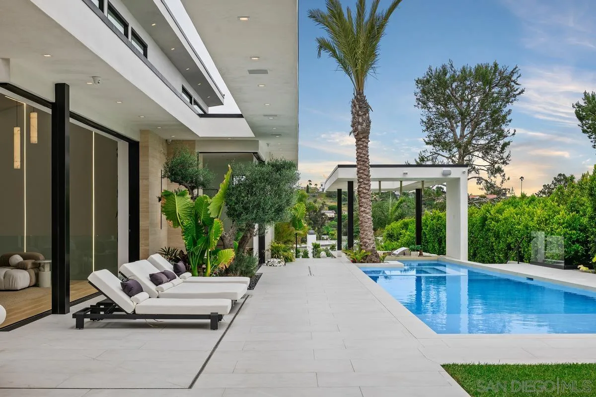 6283 La Jolla Scenic Dr S