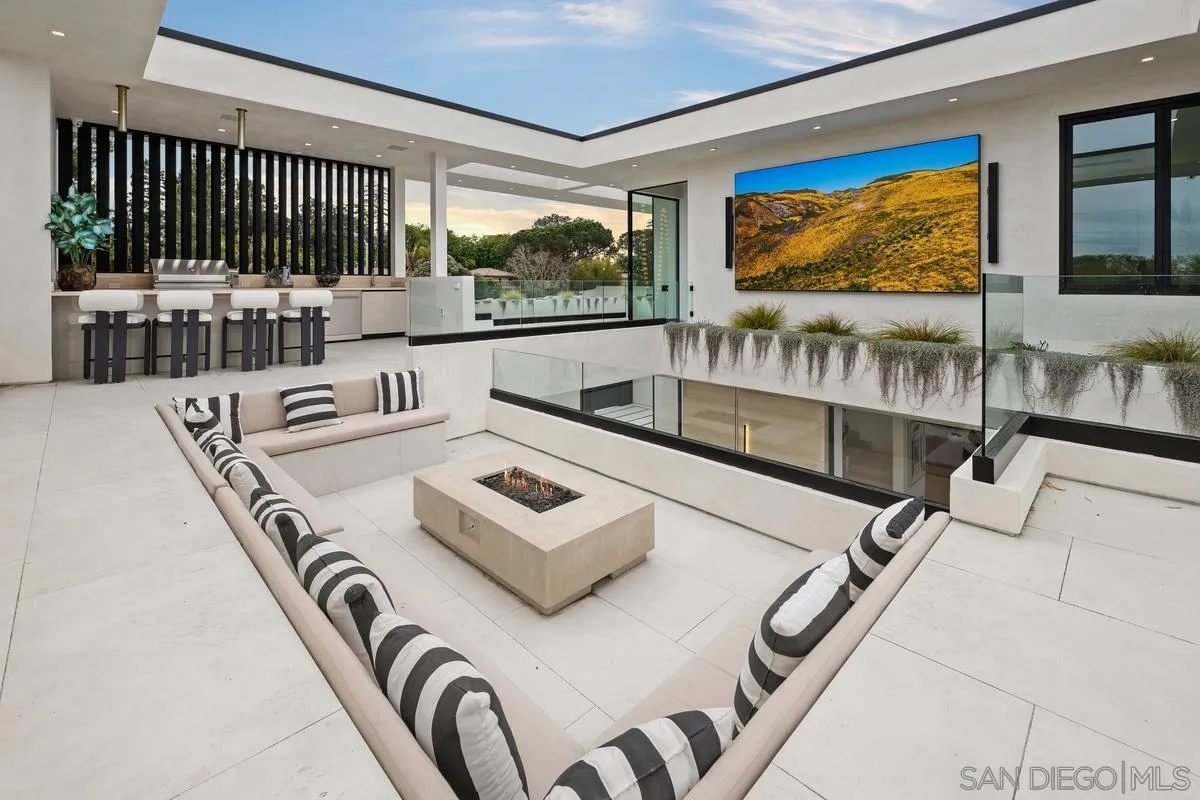 6283 La Jolla Scenic Dr S