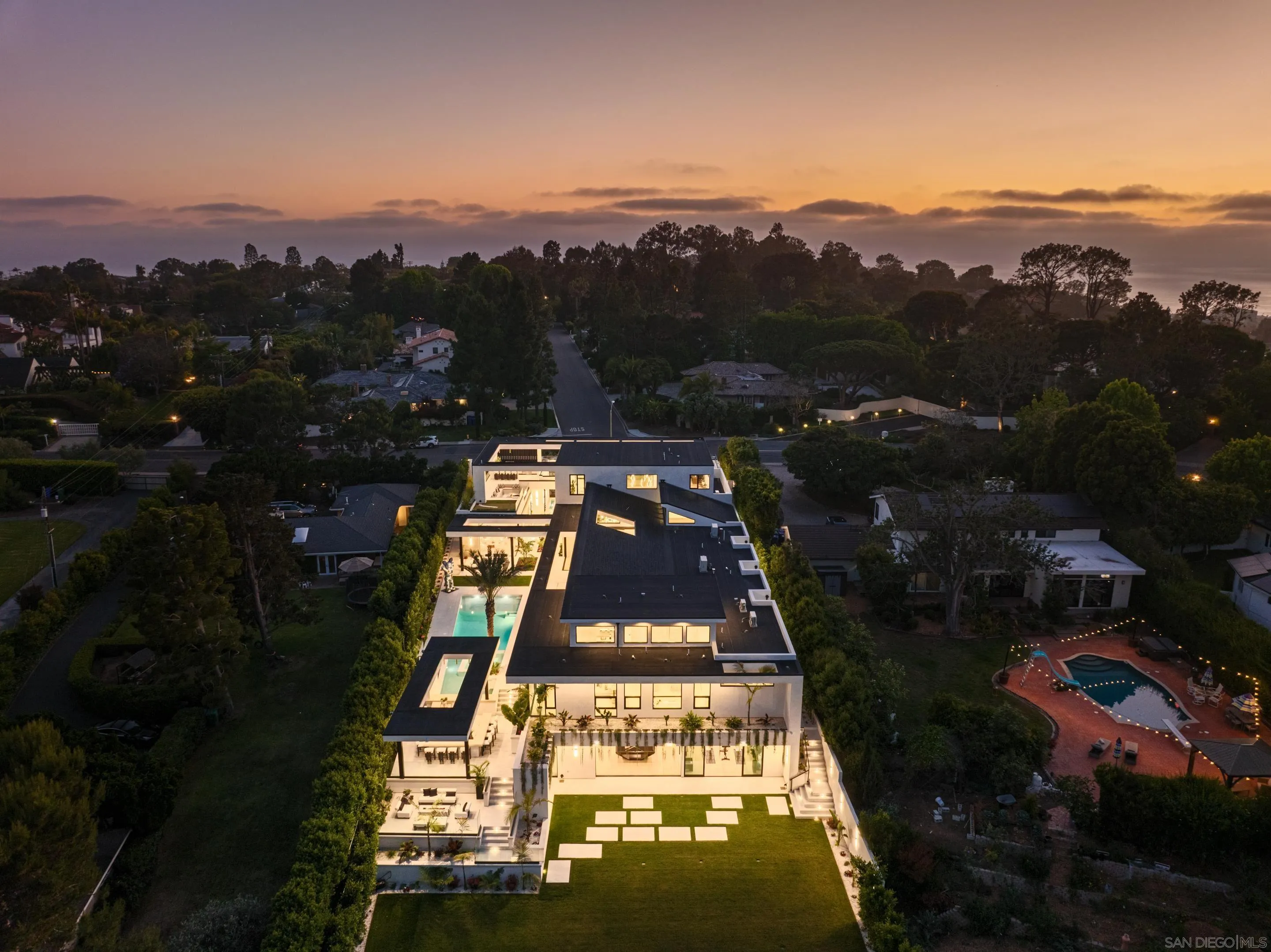 6283 La Jolla Scenic Dr S
