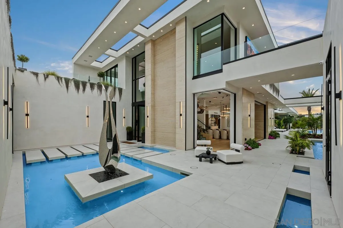 6283 La Jolla Scenic Dr S