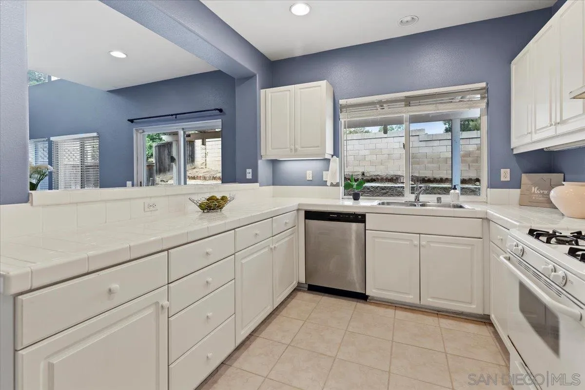 9725 Kika Ct