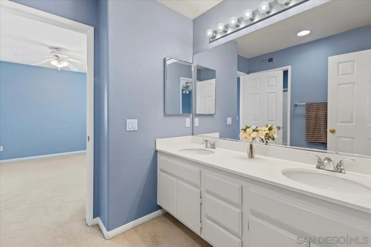 9725 Kika Ct