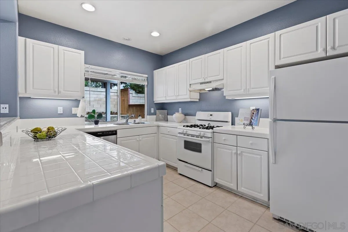 9725 Kika Ct