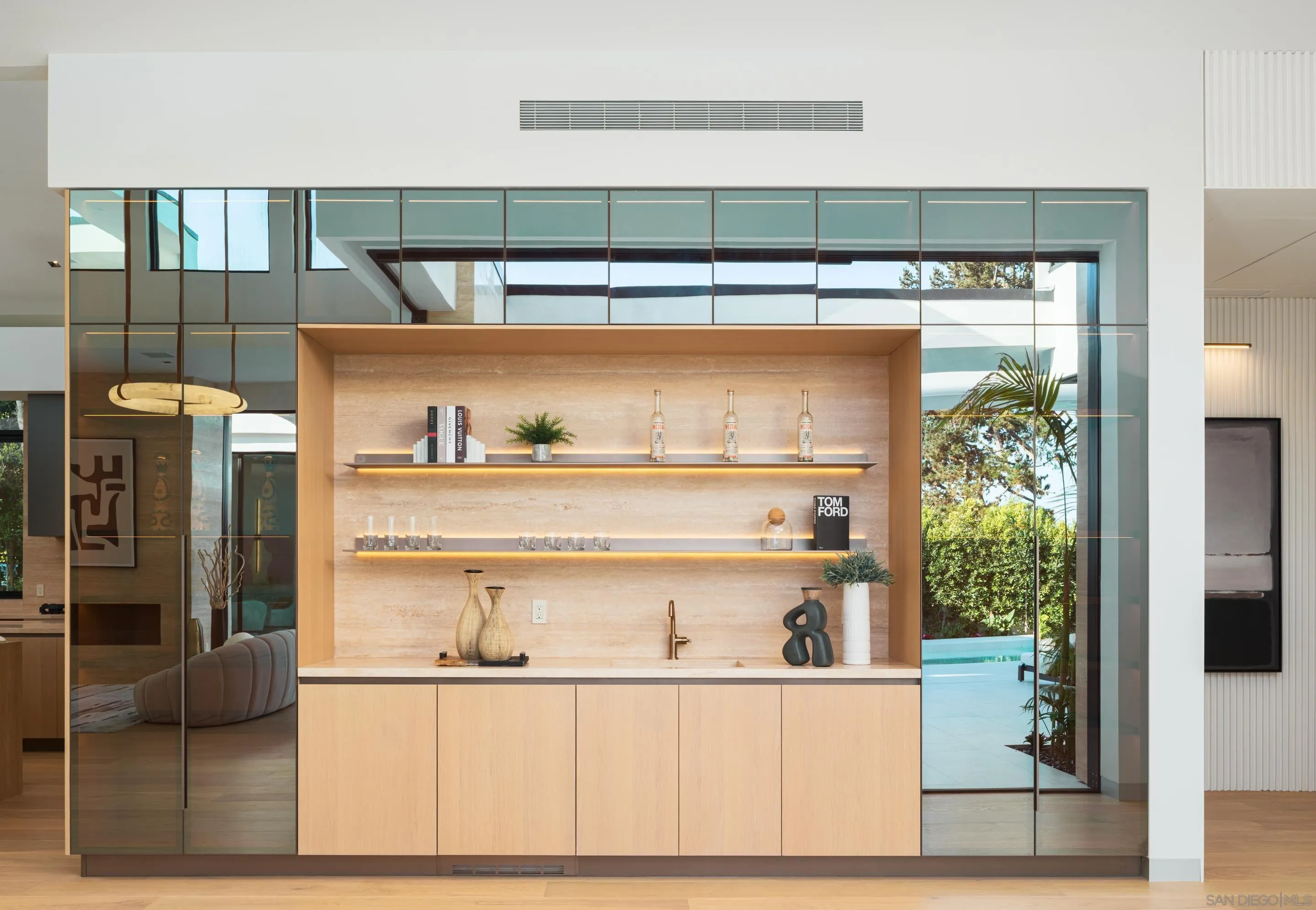 6283 La Jolla Scenic Drive S