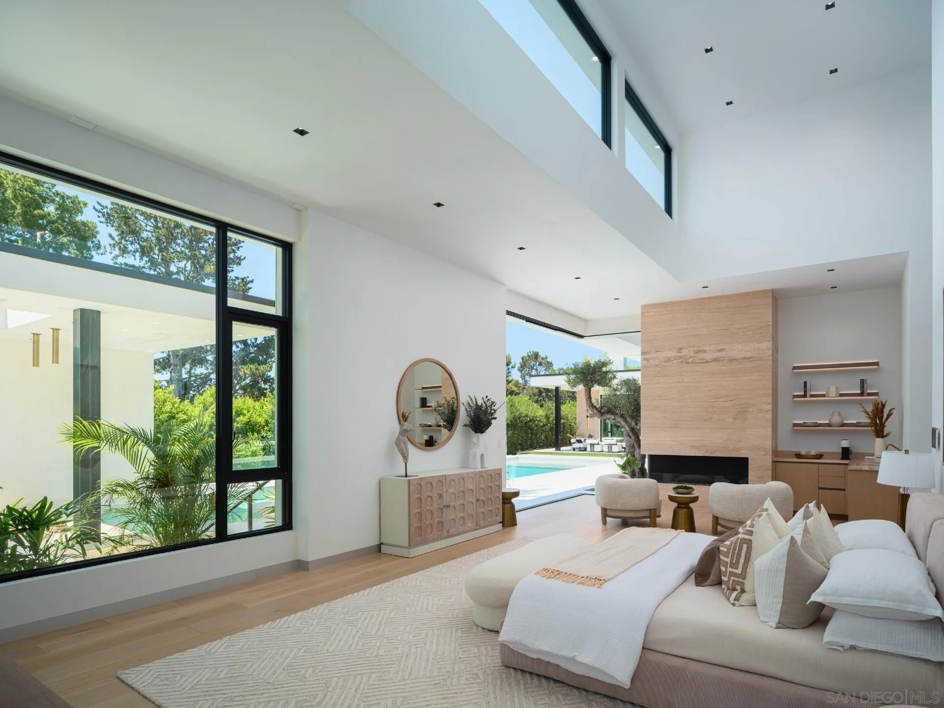 6283 La Jolla Scenic Drive S