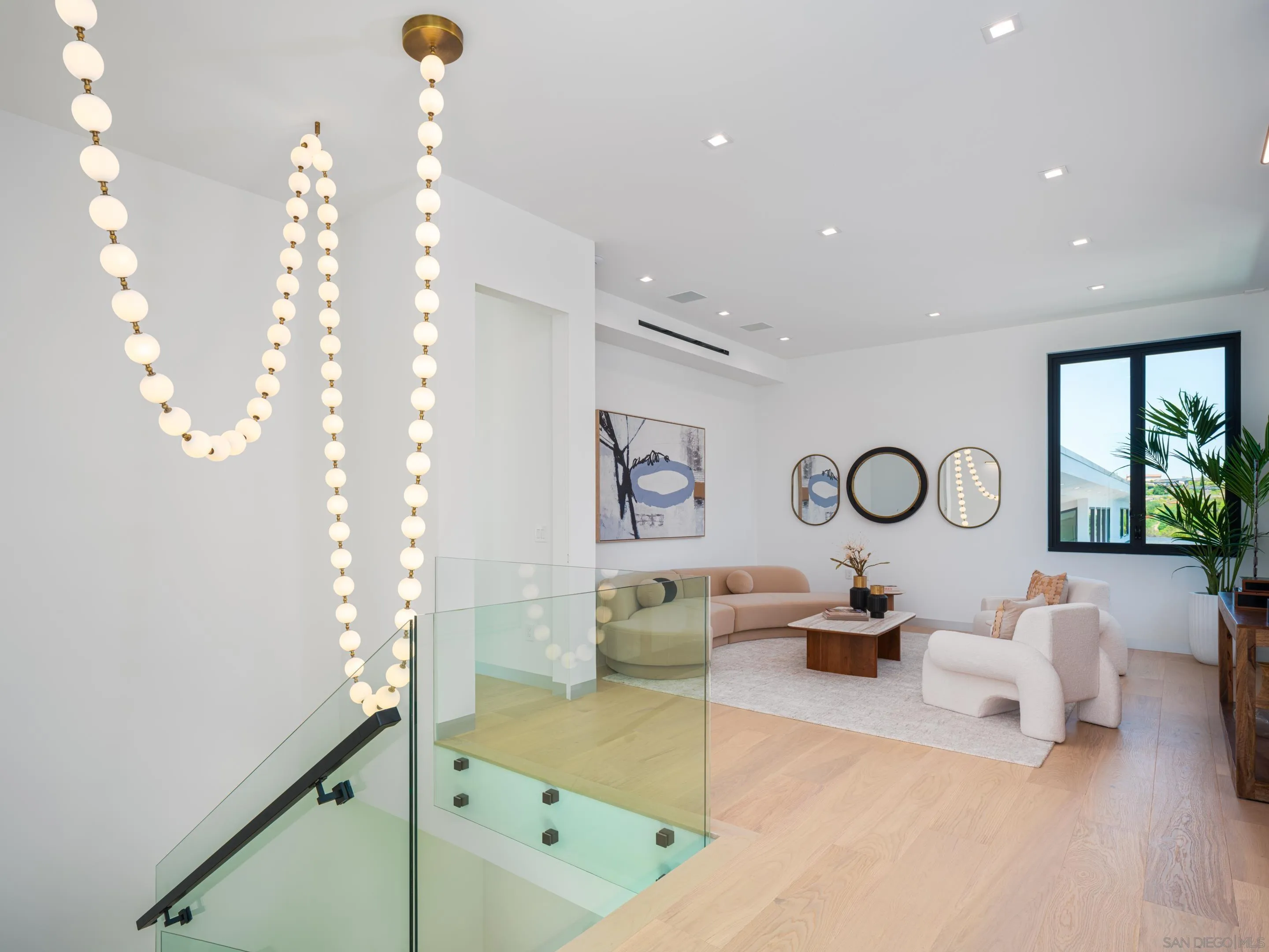 6283 La Jolla Scenic Drive S