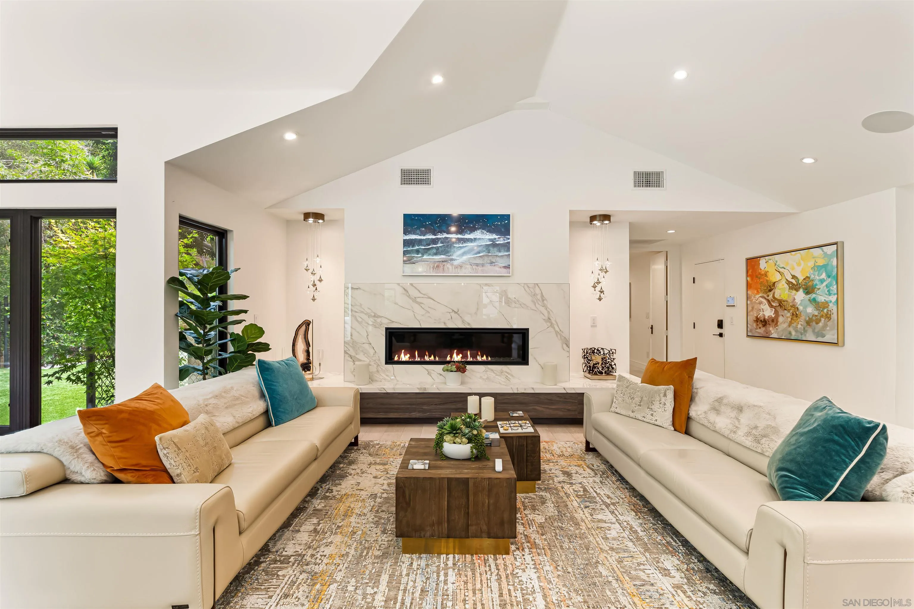 6887 Avenida Andorra