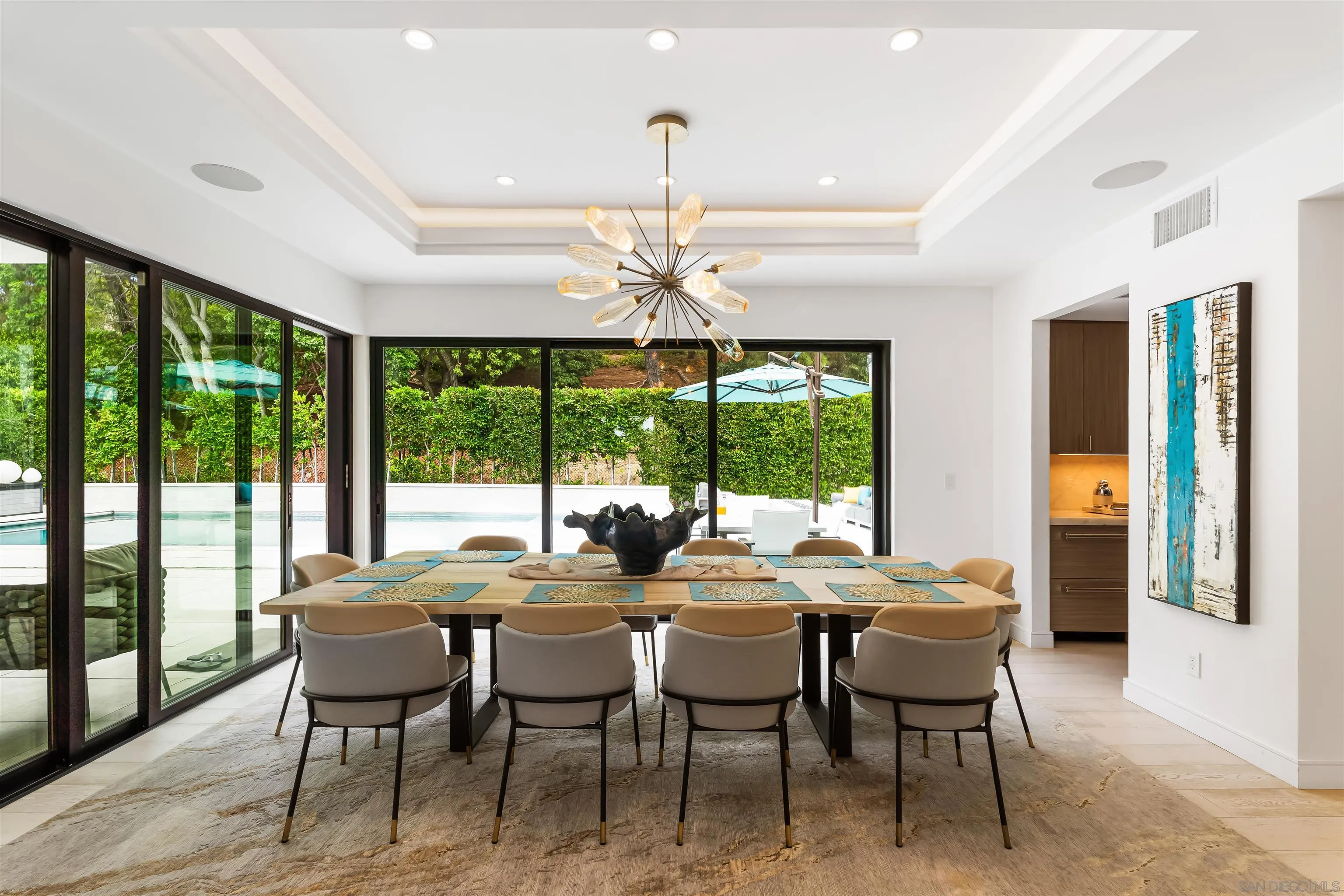 6887 Avenida Andorra