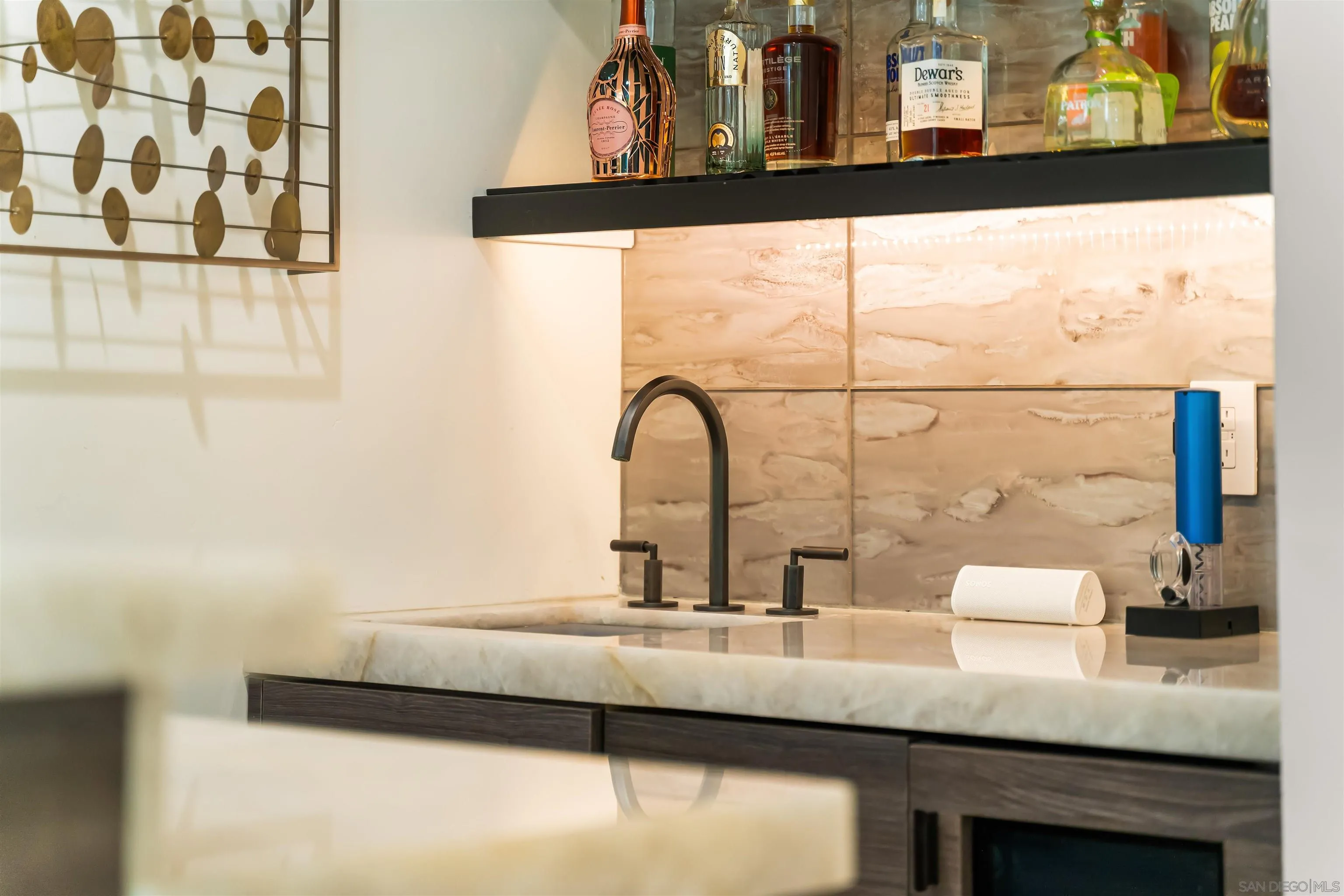 6887 Avenida Andorra