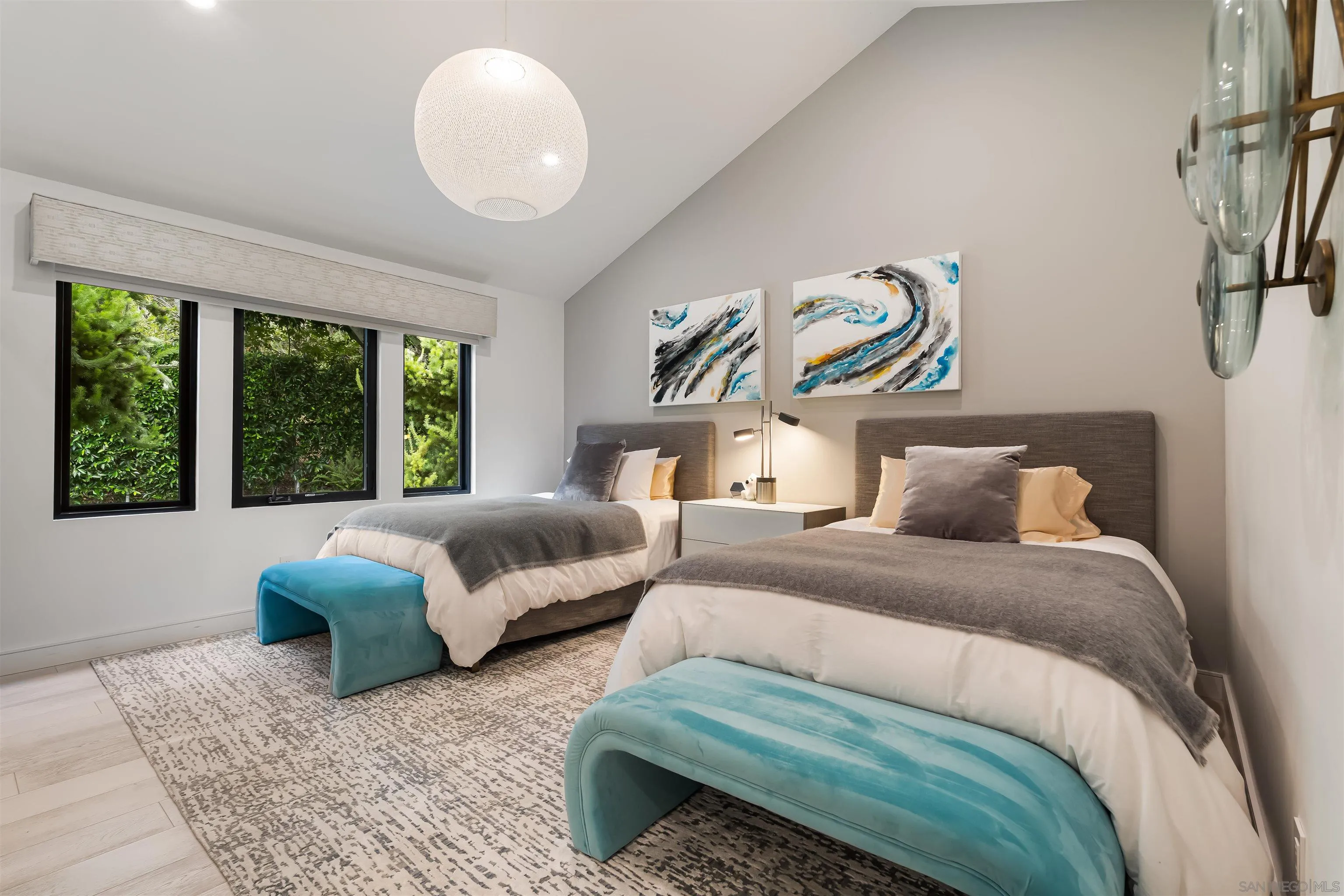 6887 Avenida Andorra