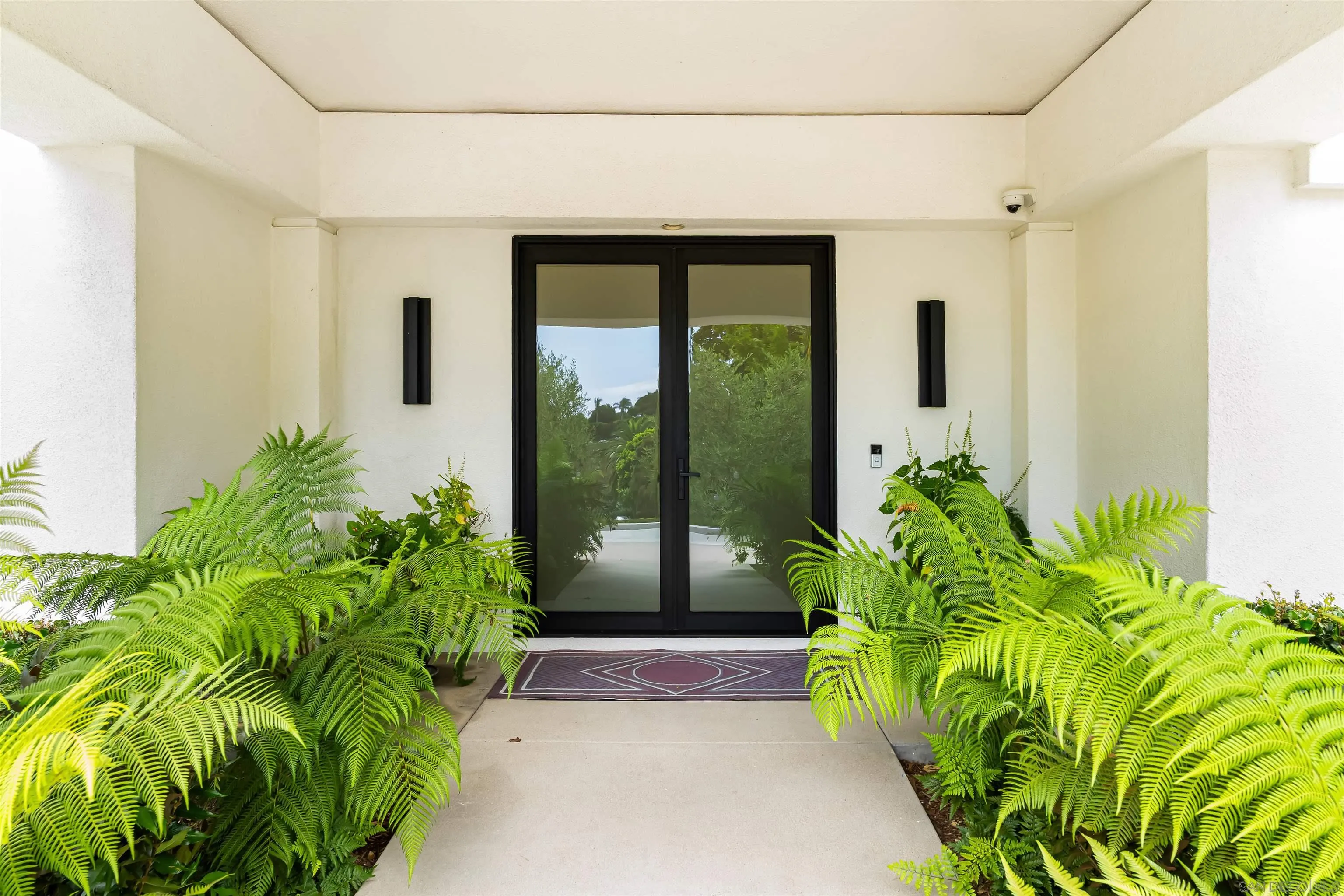 6887 Avenida Andorra