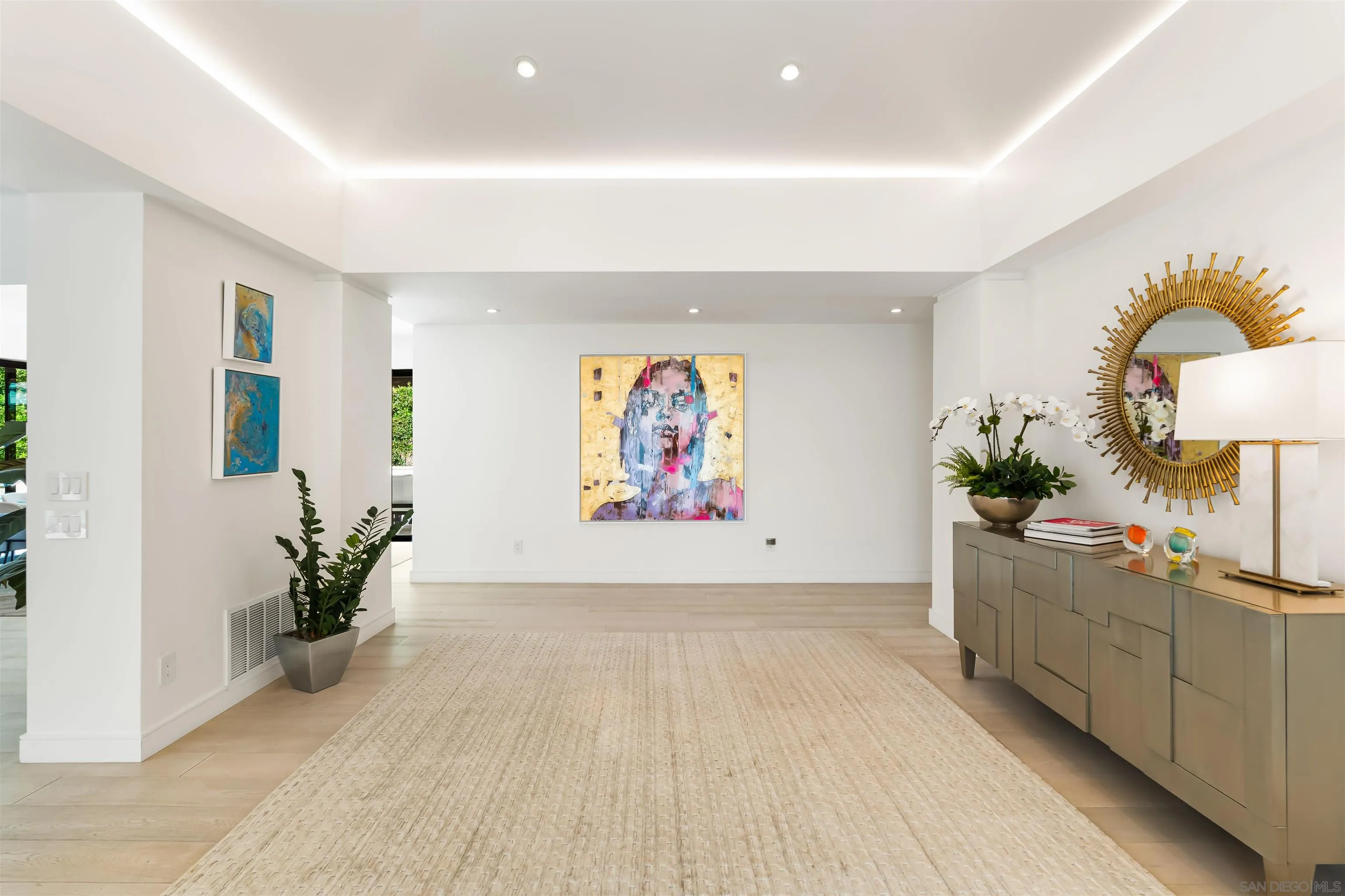 6887 Avenida Andorra