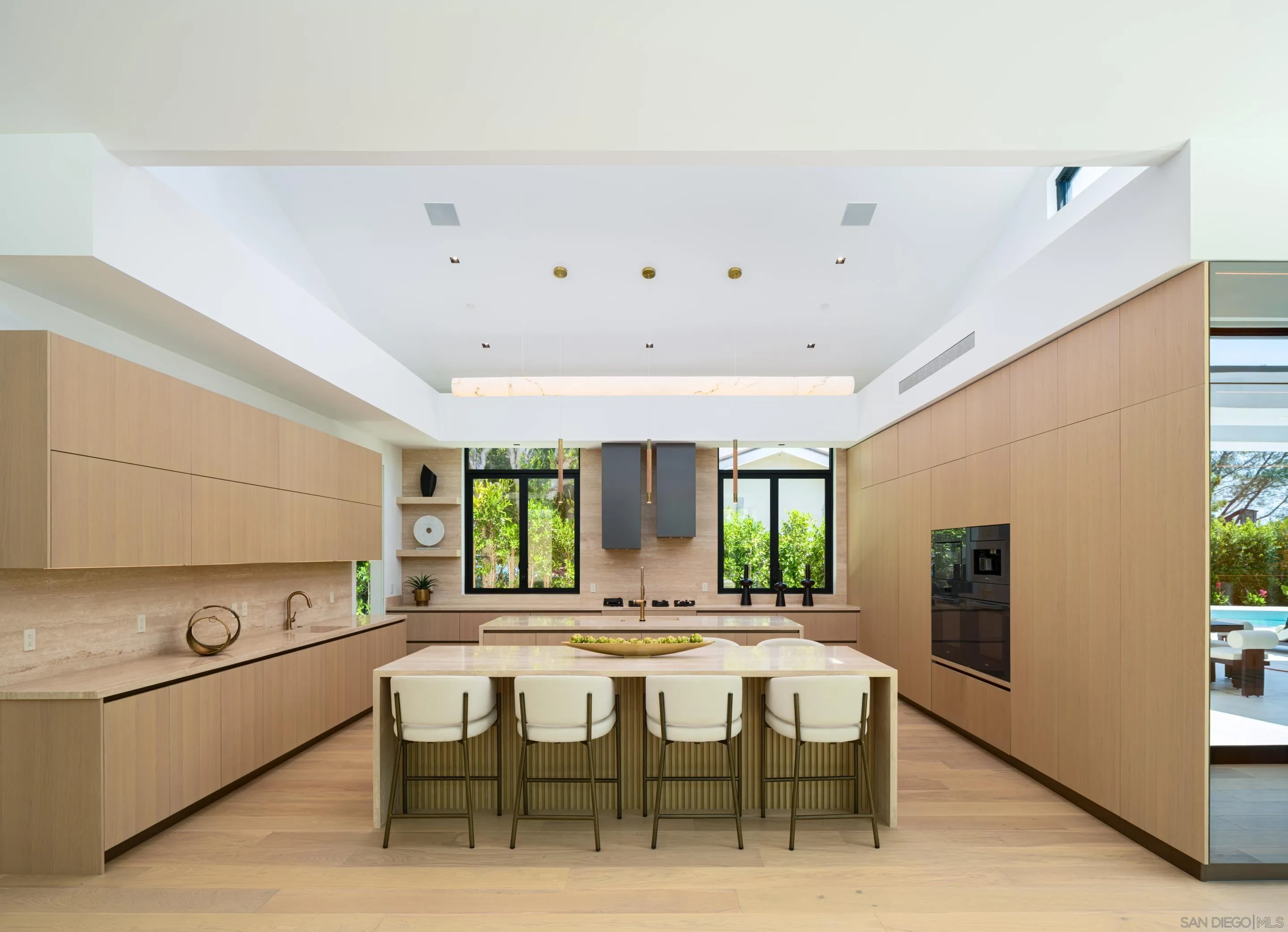 6283 La Jolla Scenic Drive S