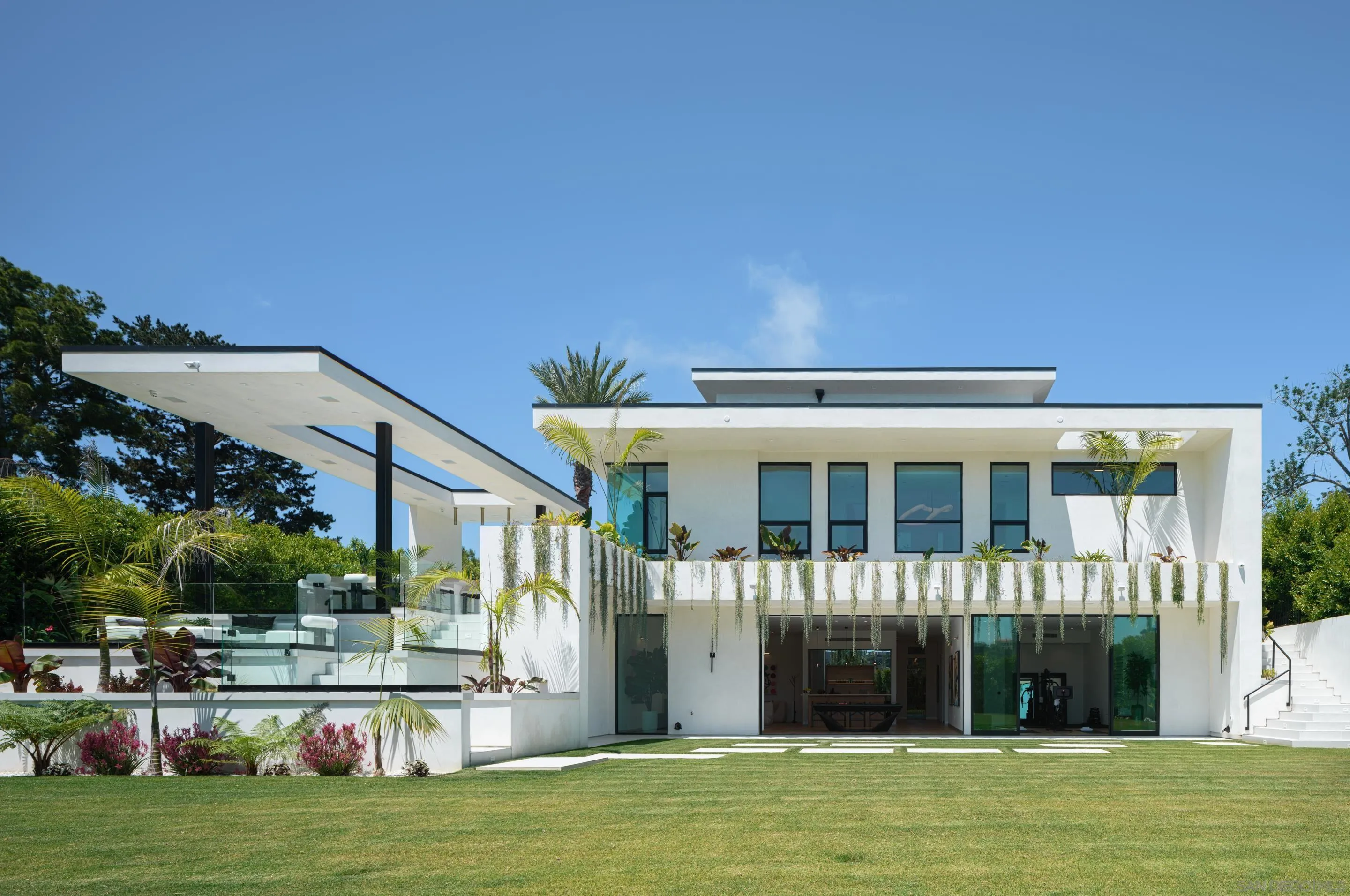 6283 La Jolla Scenic Drive S