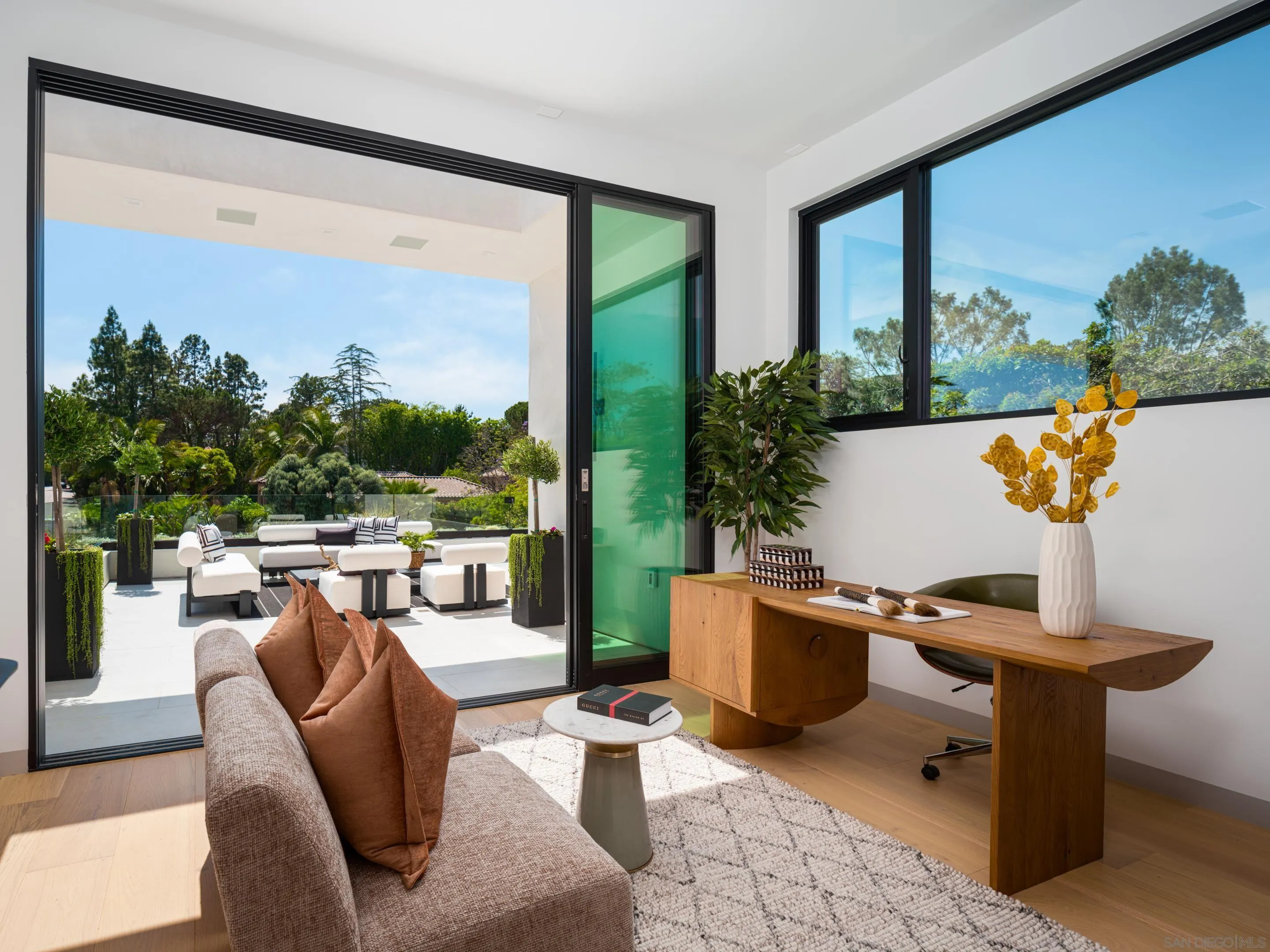 6283 La Jolla Scenic Drive S