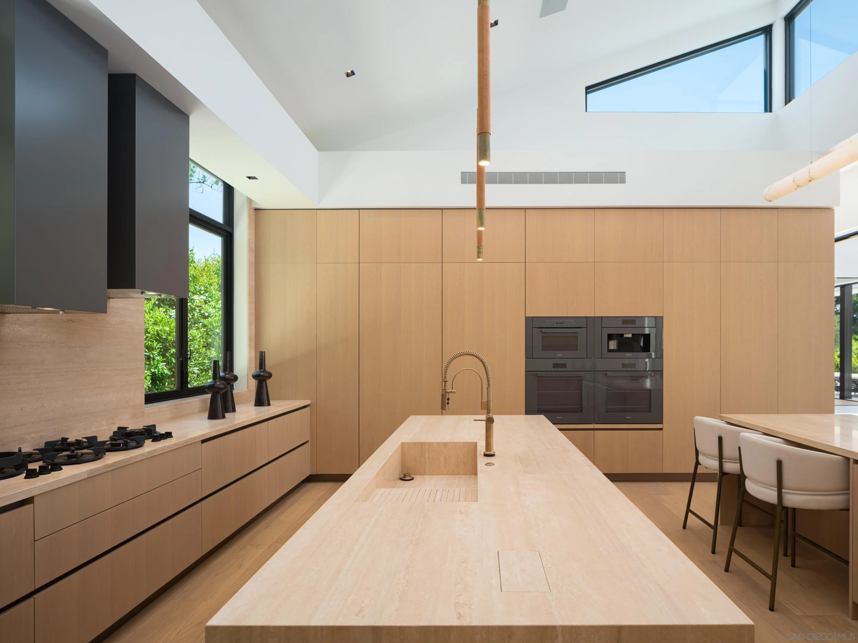 6283 La Jolla Scenic Drive S