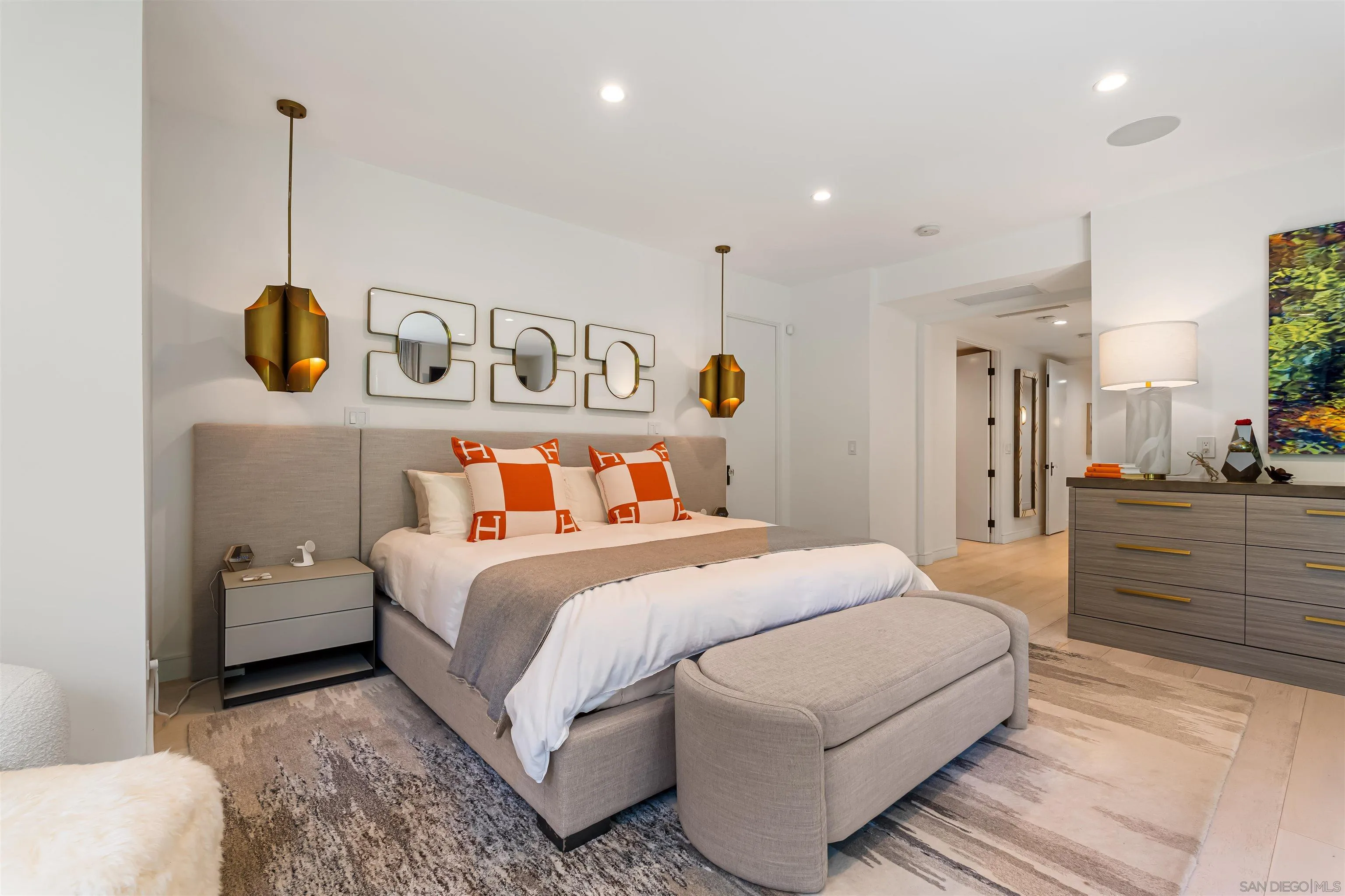 6887 Avenida Andorra