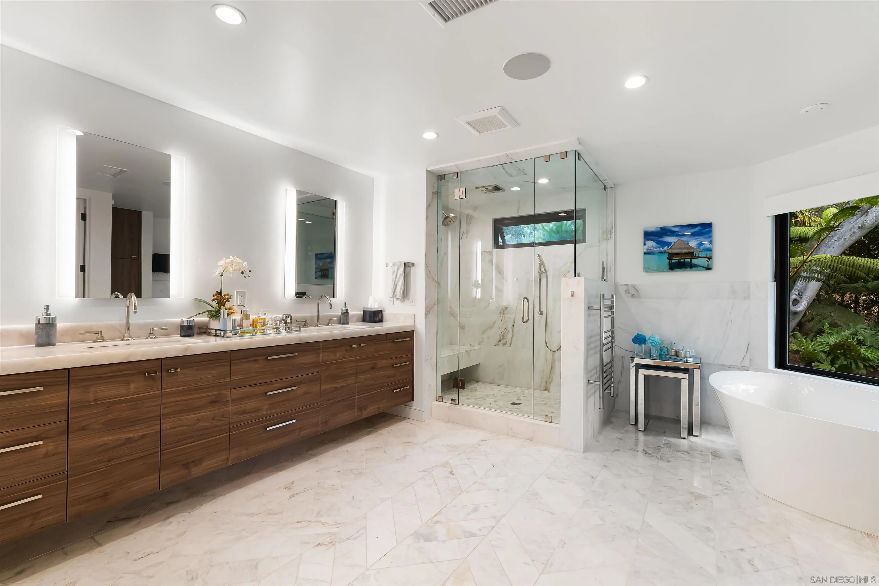 6887 Avenida Andorra