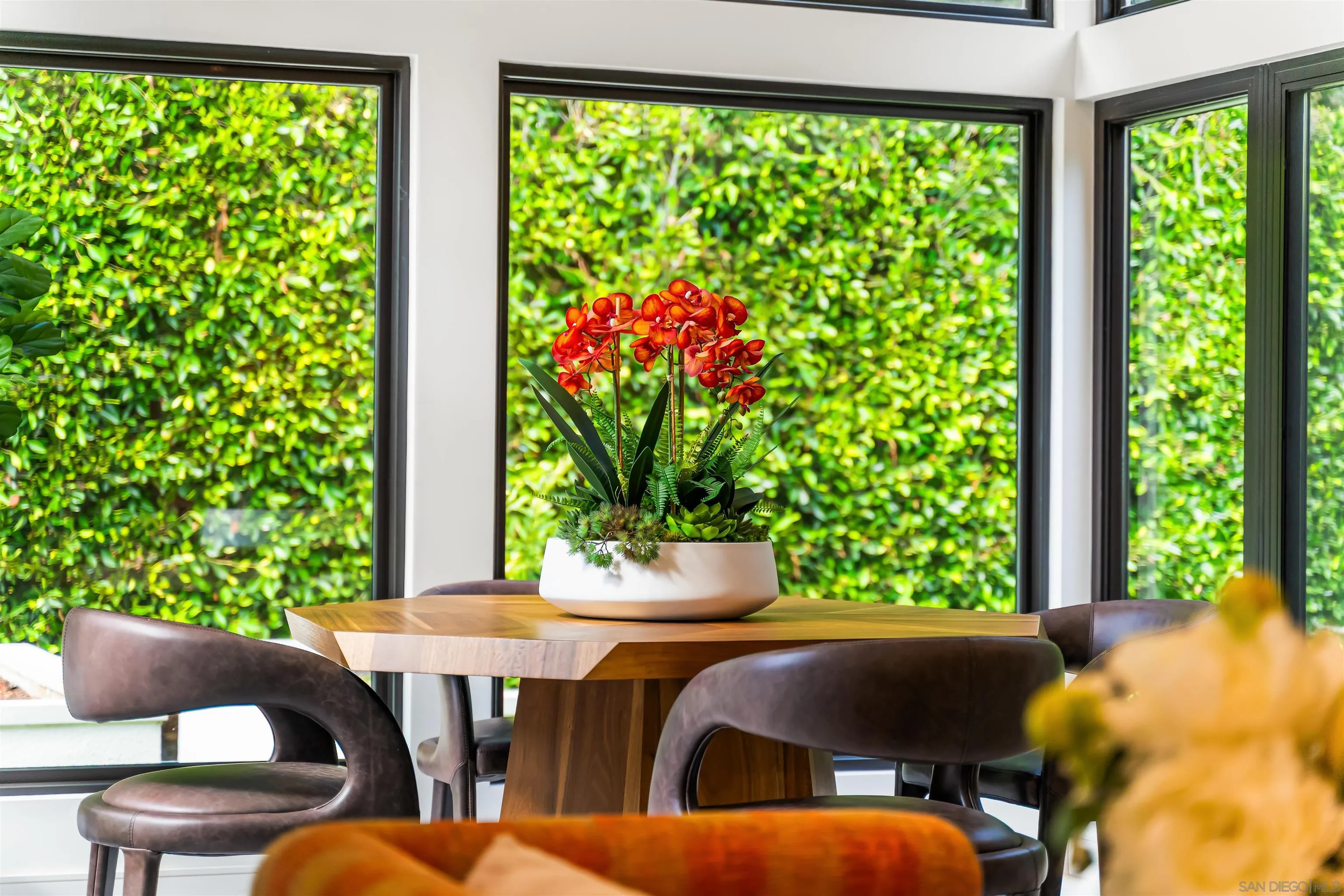 6887 Avenida Andorra