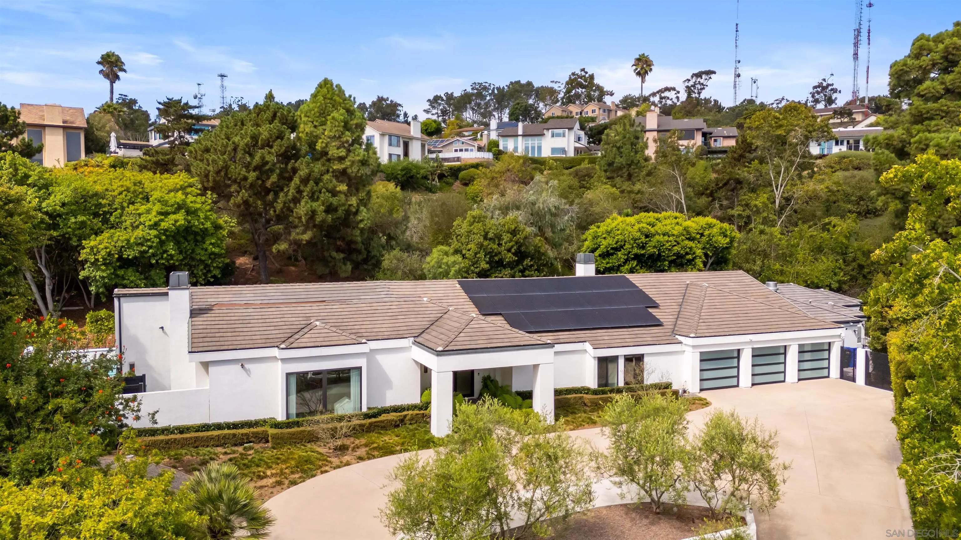 6887 Avenida Andorra