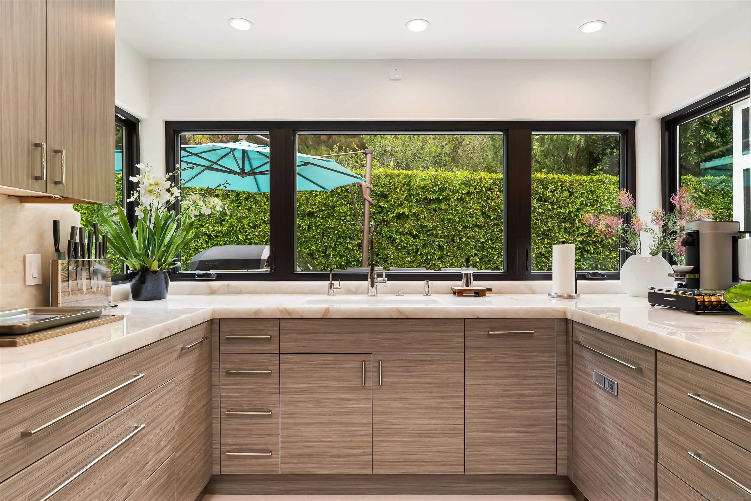 6887 Avenida Andorra