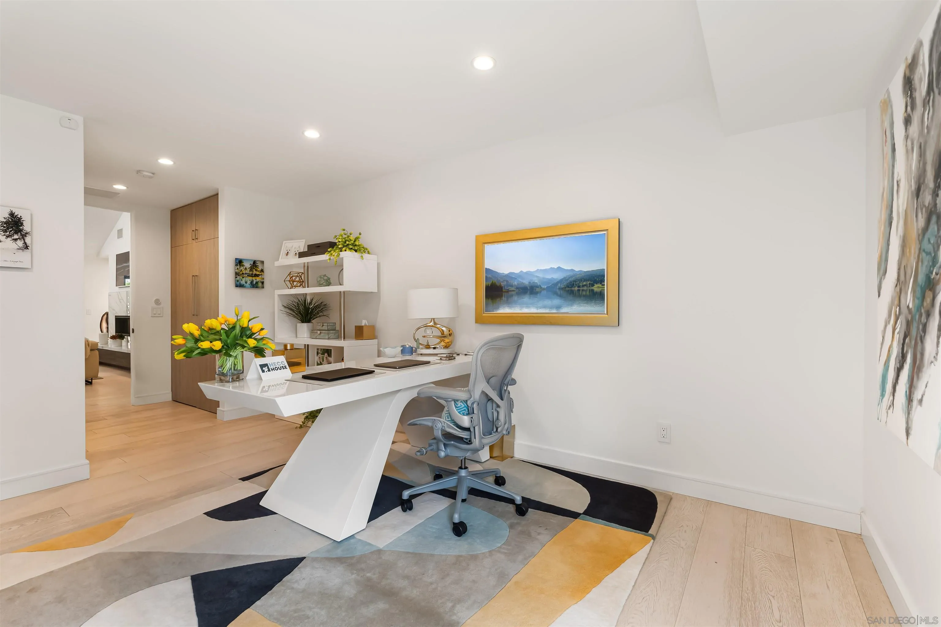 6887 Avenida Andorra