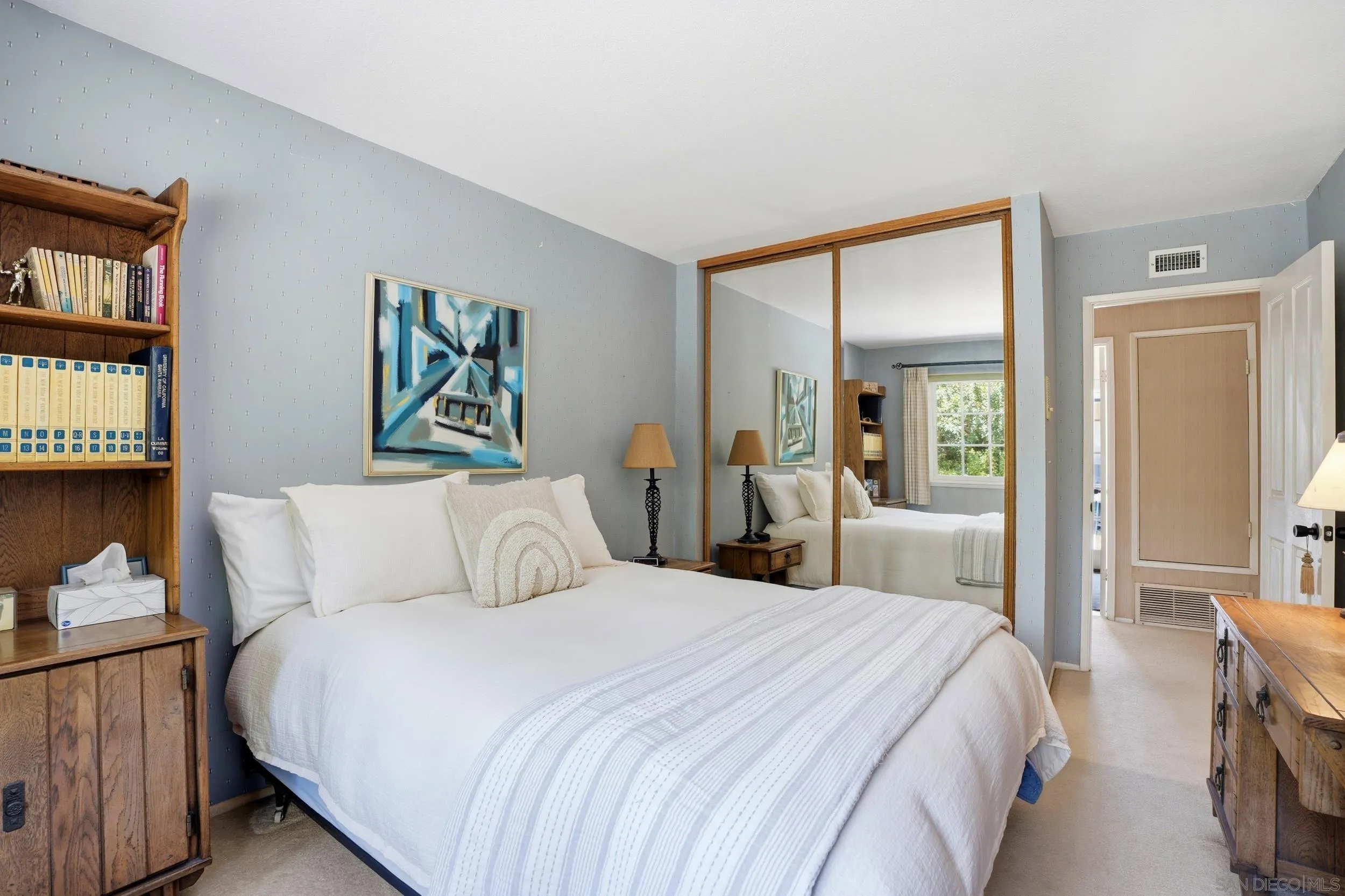 6859 Avenida Andorra