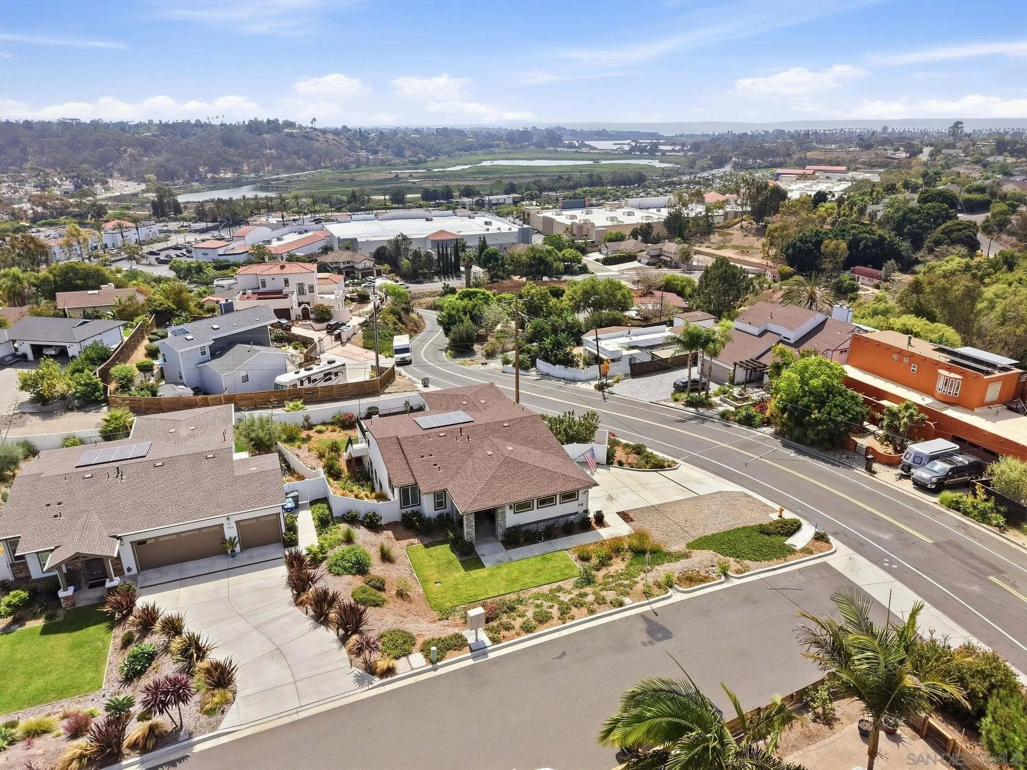 1858 Avocado Rd
