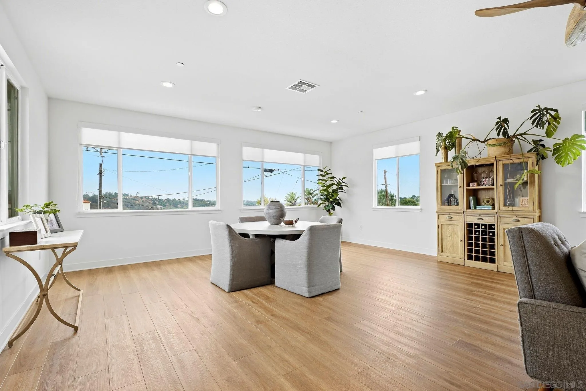 1858 Avocado Rd