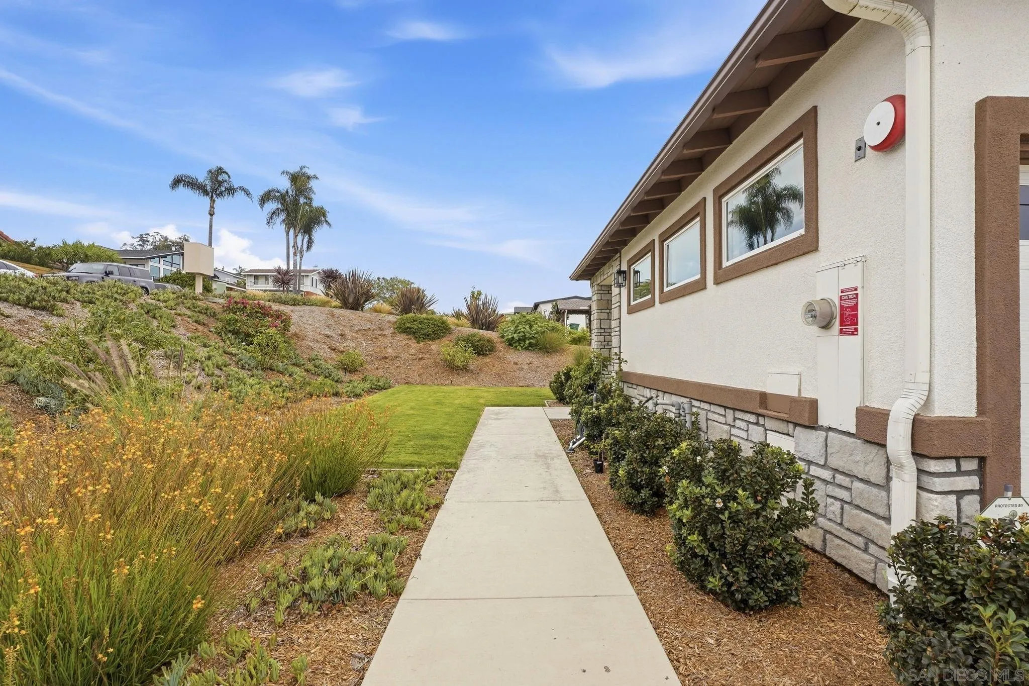 1858 Avocado Rd