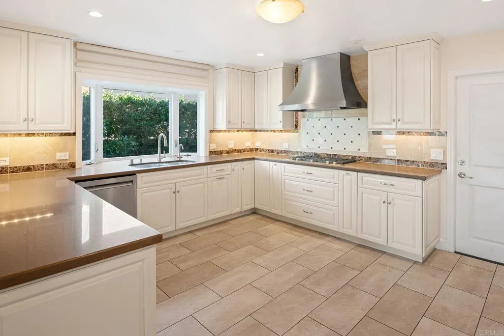 6404 Avenida Wilfredo