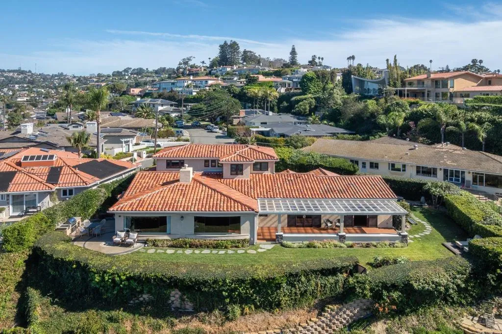 6404 Avenida Wilfredo