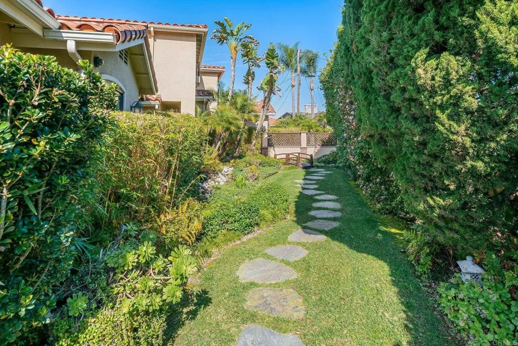 6404 Avenida Wilfredo